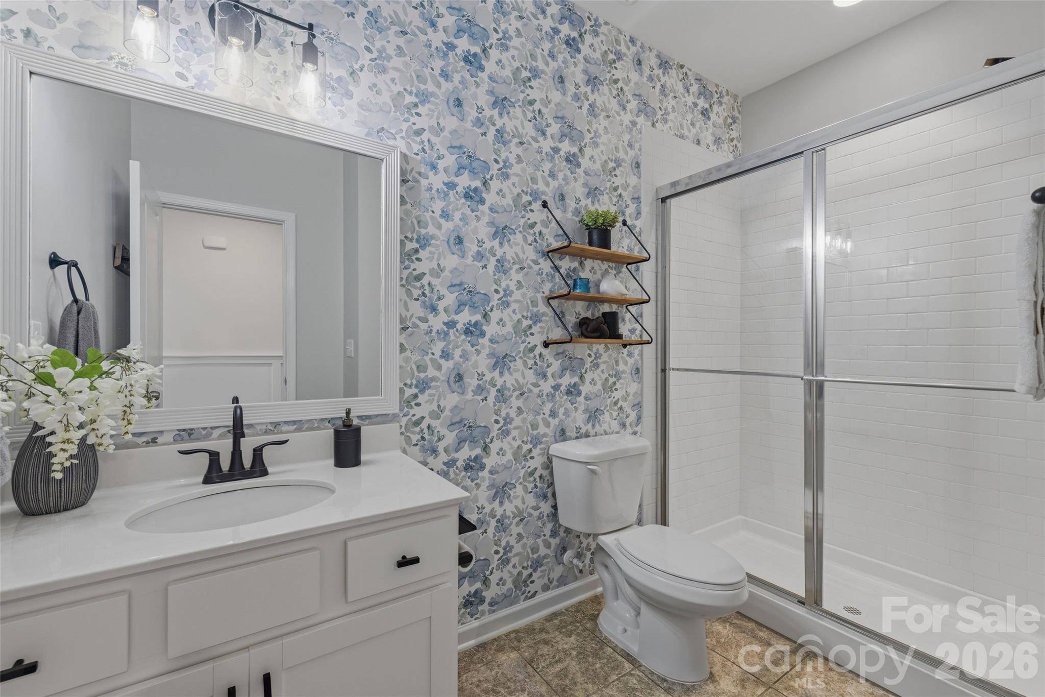 1004 Hallmark Way Property Photo 8