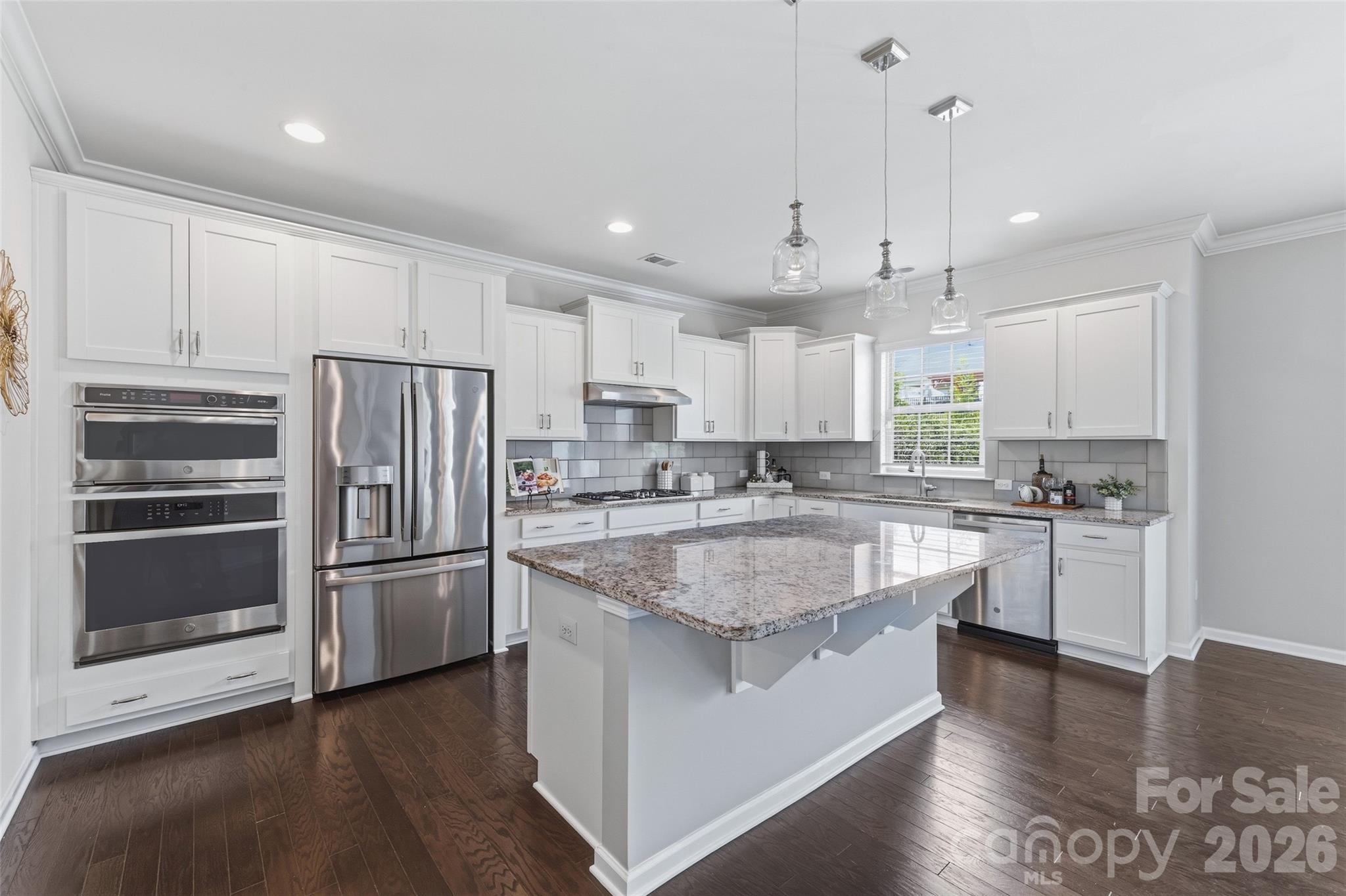 1004 Hallmark Way Property Photo 9
