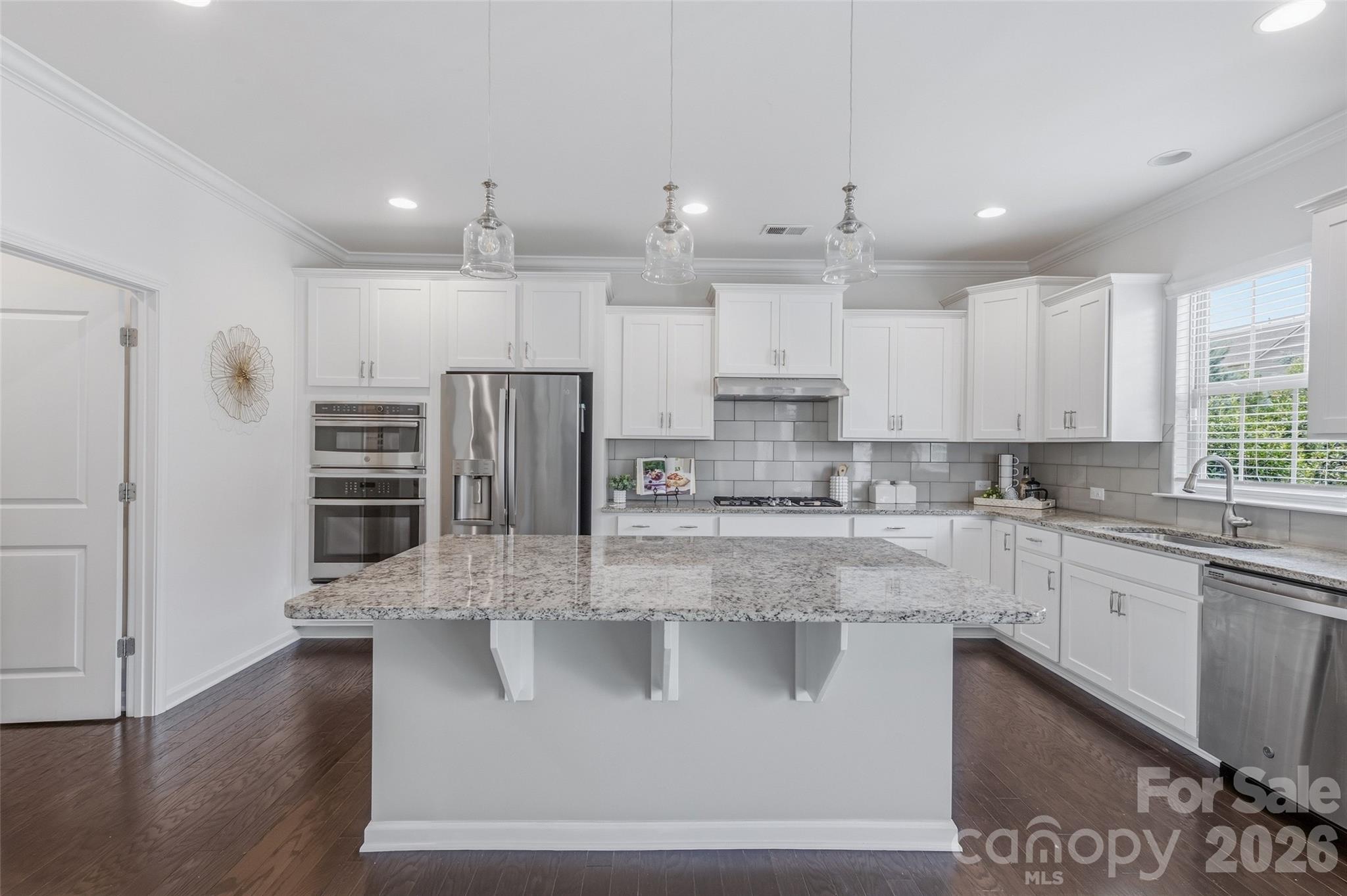 1004 Hallmark Way Property Photo 10