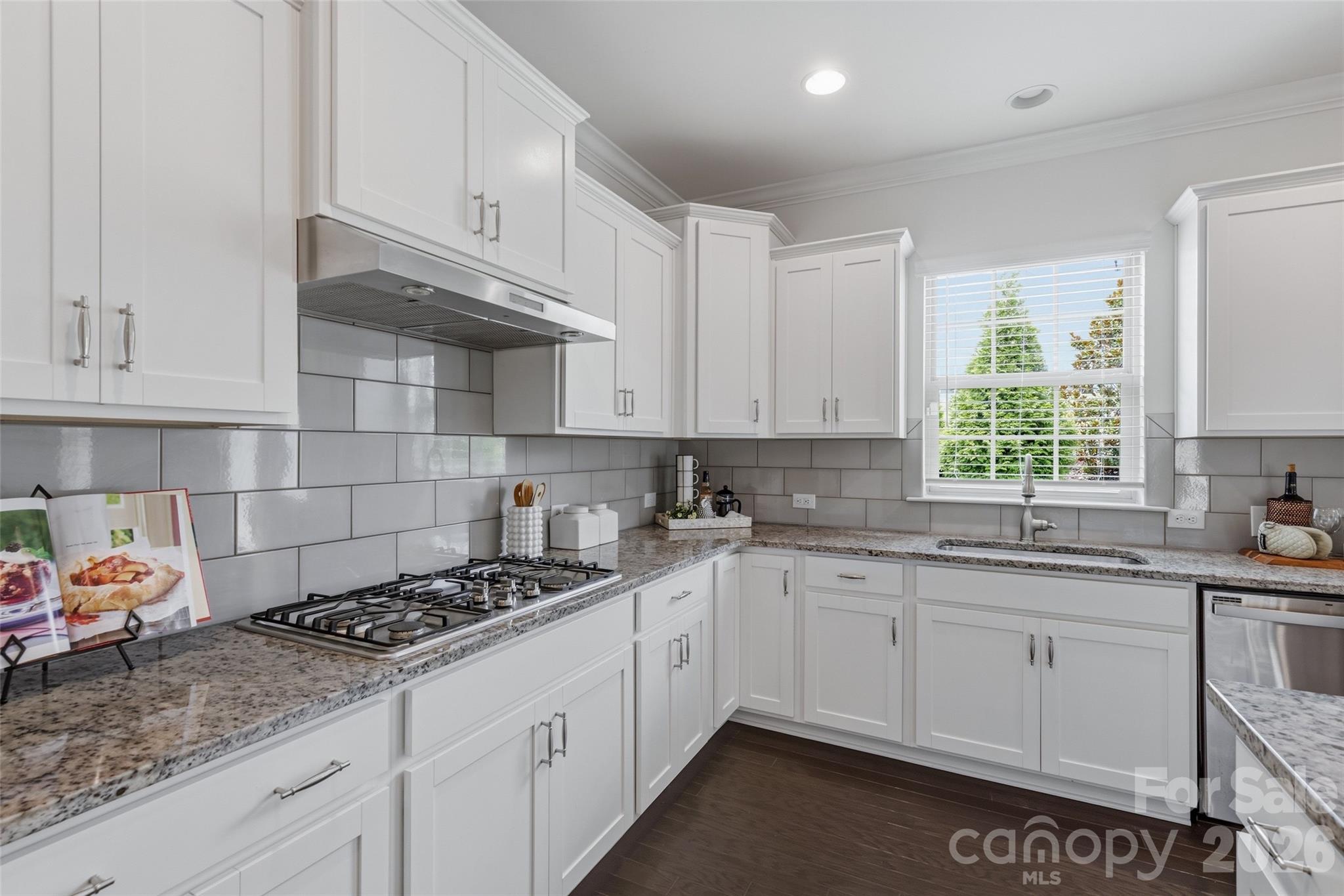 1004 Hallmark Way Property Photo 13