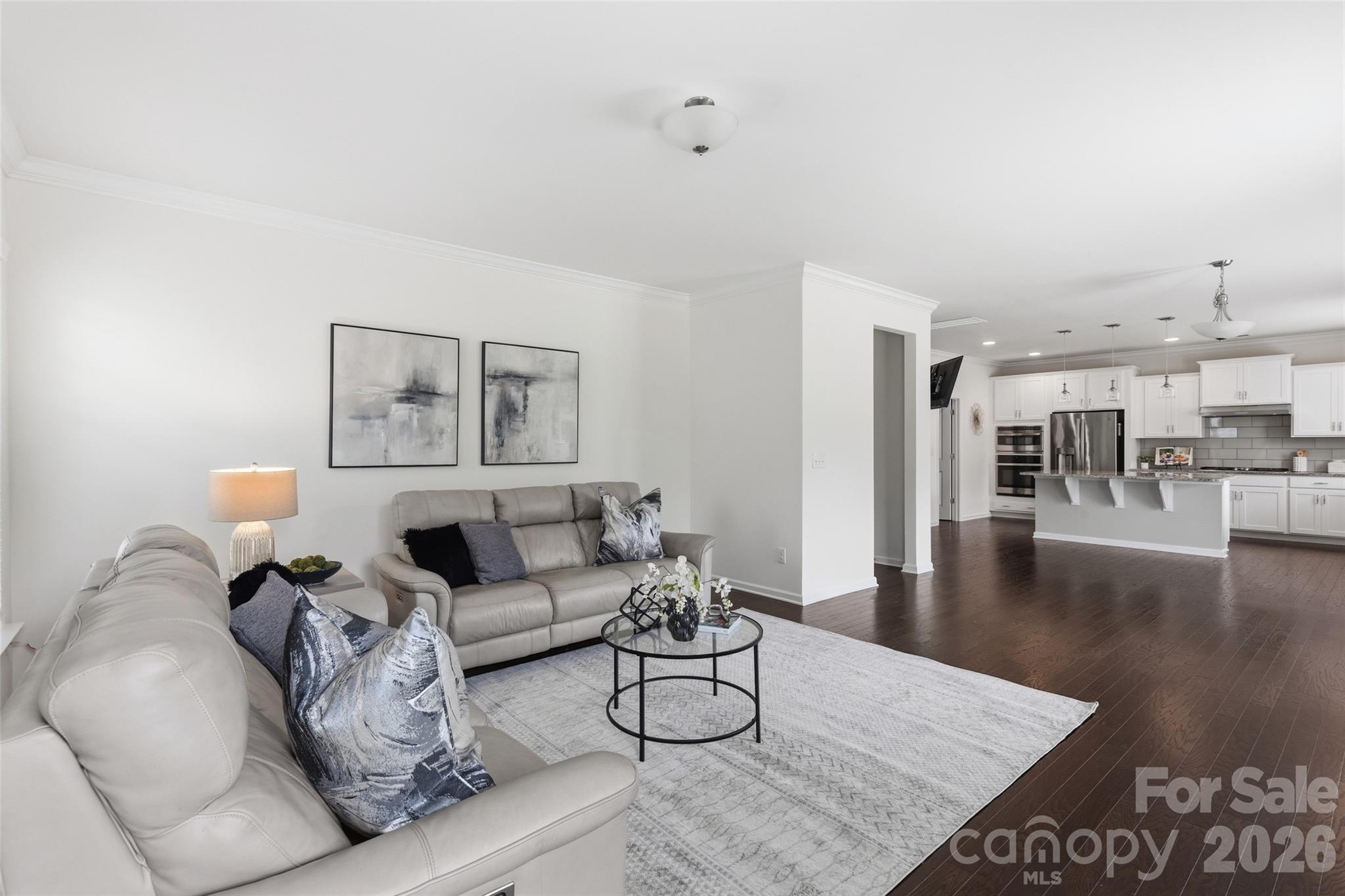 1004 Hallmark Way Property Photo 17