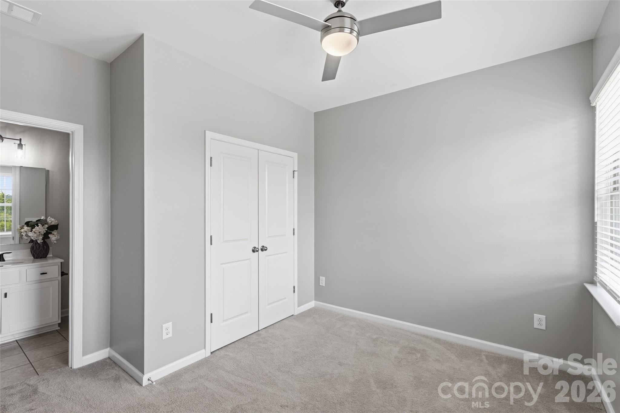 1004 Hallmark Way Property Photo 29