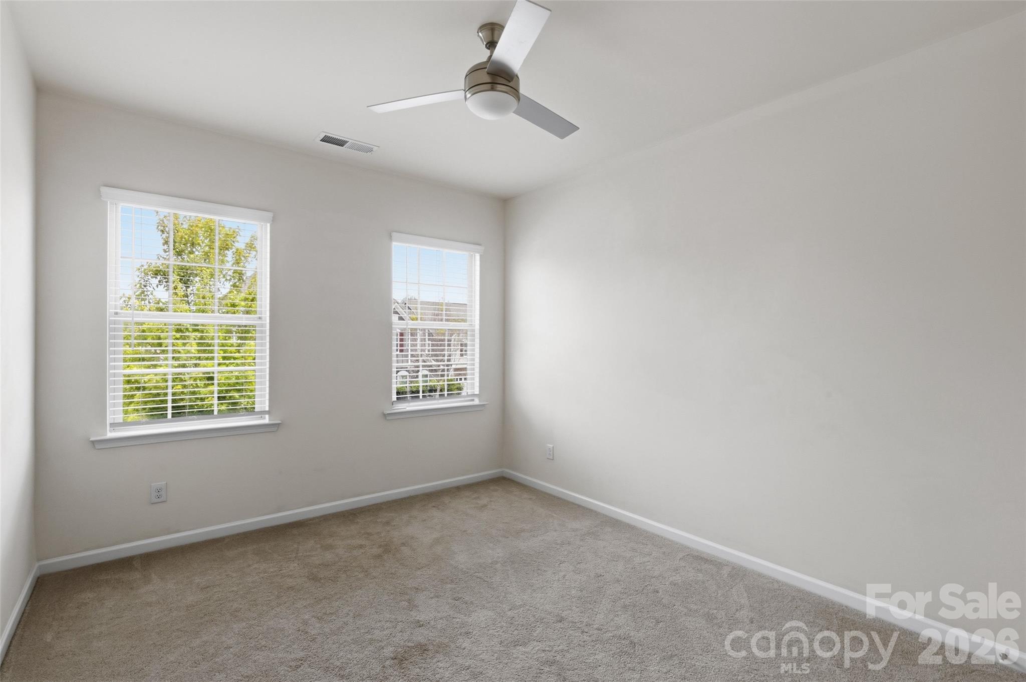 1004 Hallmark Way Property Photo 31