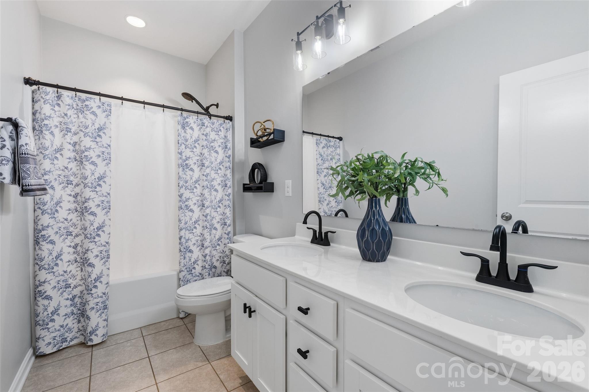 1004 Hallmark Way Property Photo 32