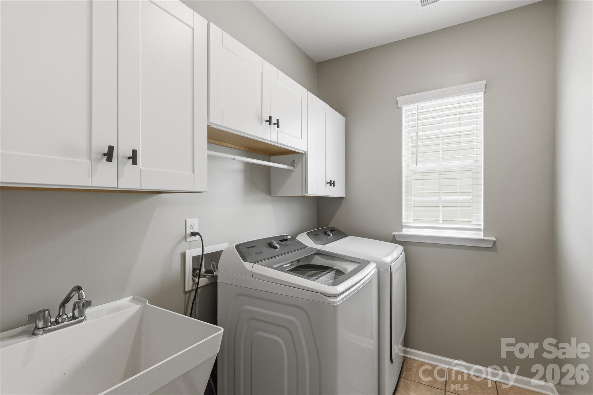 1004 Hallmark Way Property Photo 34