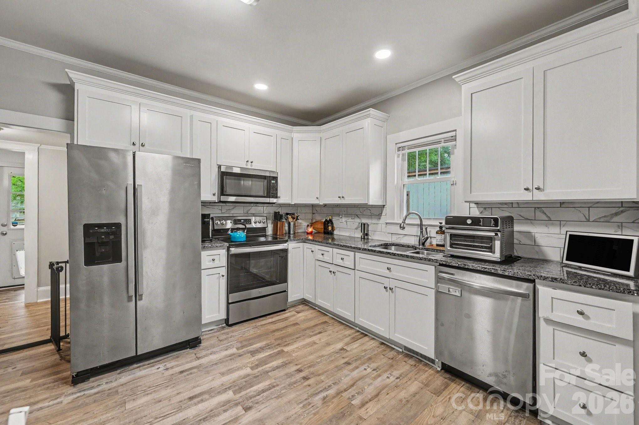 1000 Craven Avenue Property Photo 11