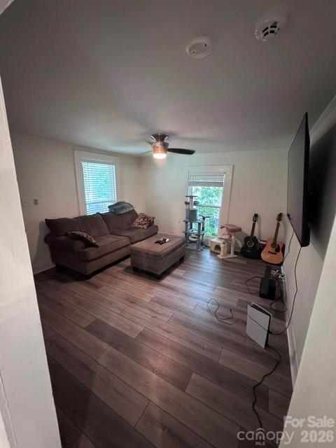 512 S Gray Street Property Photo 14
