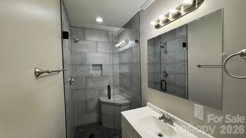 7511 Monroe Road Property Photo 9