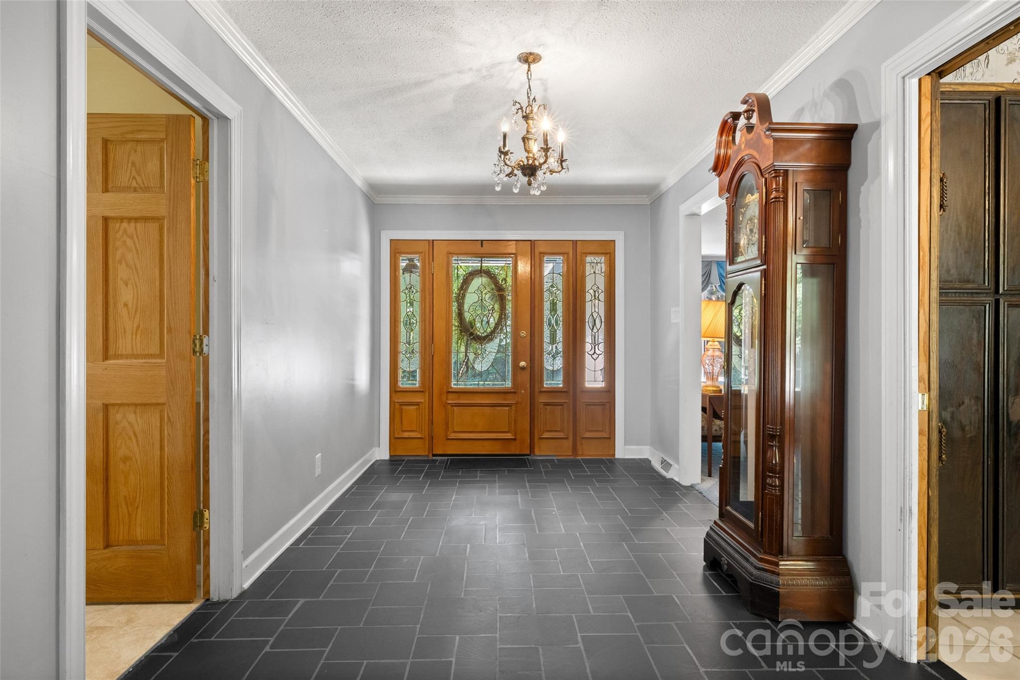 600 Fairway Drive Property Photo 3