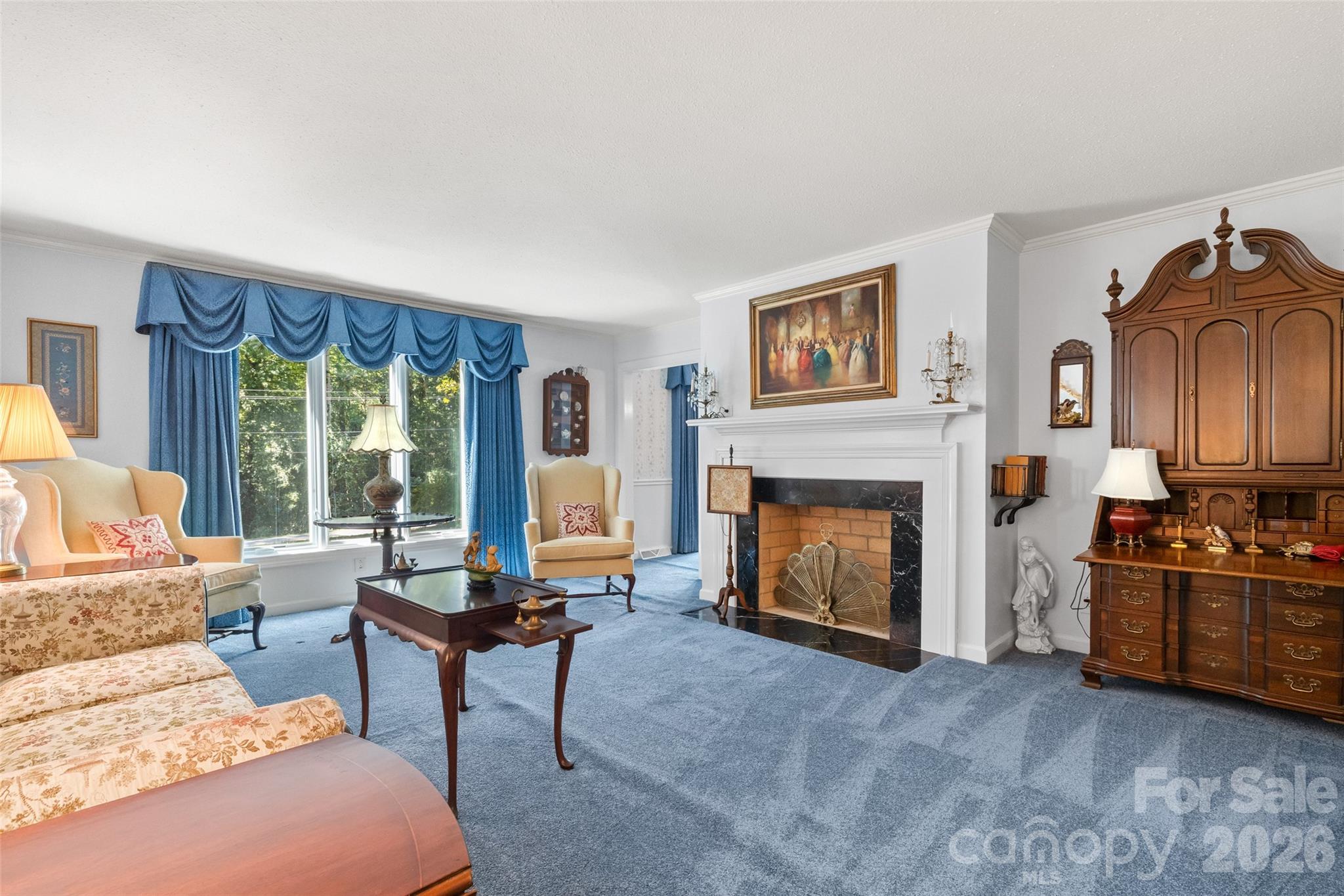 600 Fairway Drive Property Photo 4