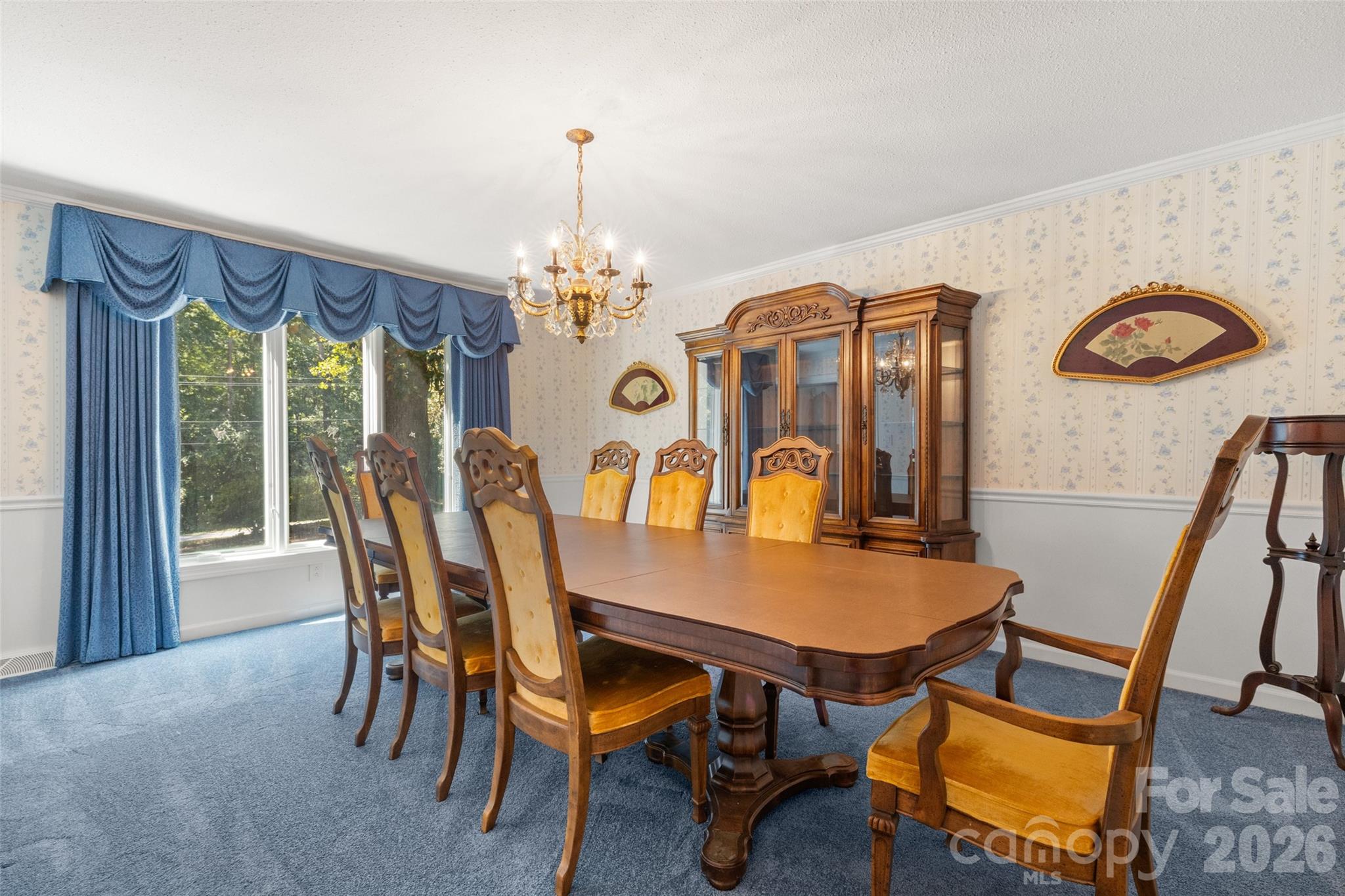 600 Fairway Drive Property Photo 5