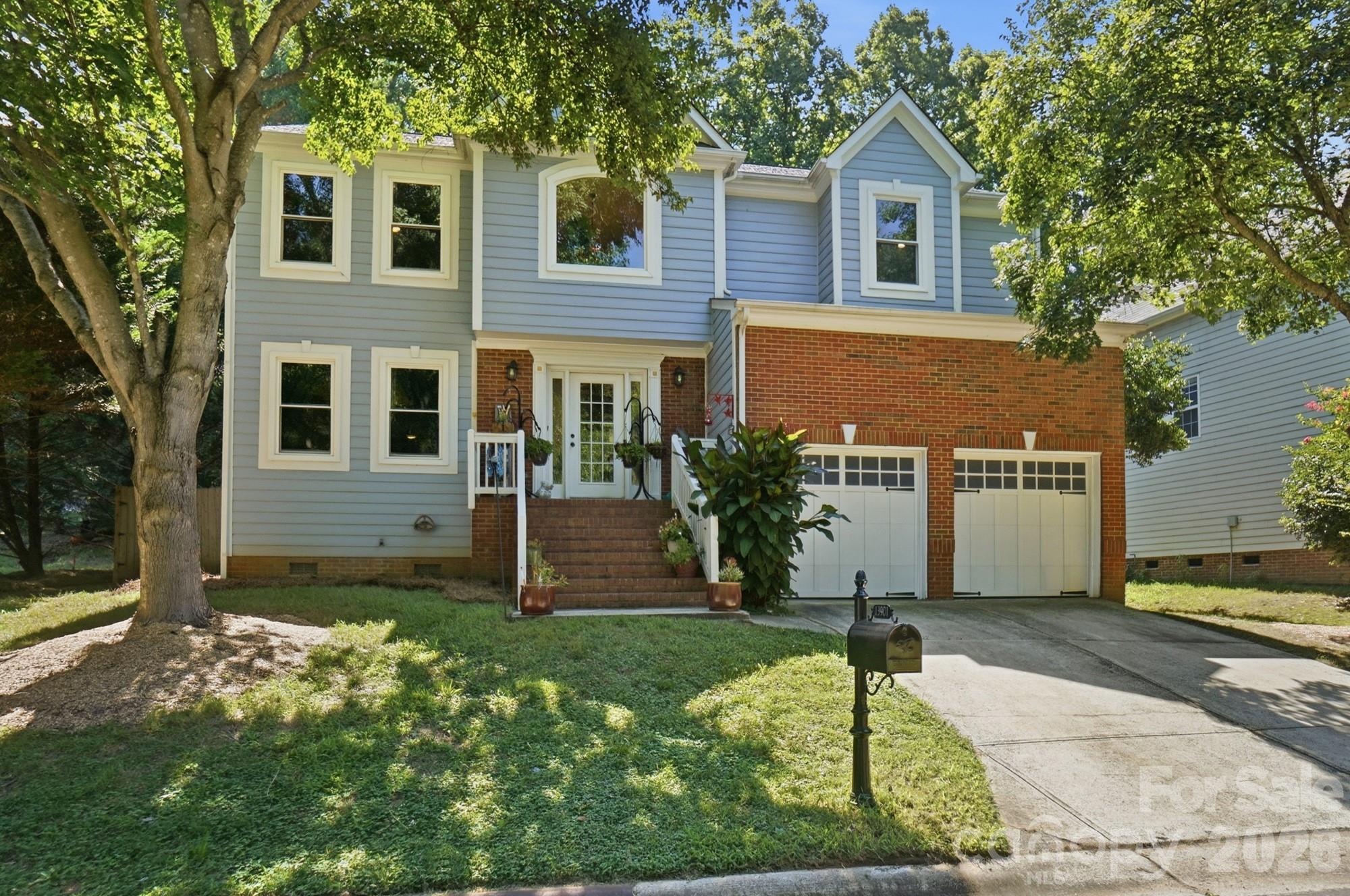 13901 Kings Carriage Lane Property Photo 1