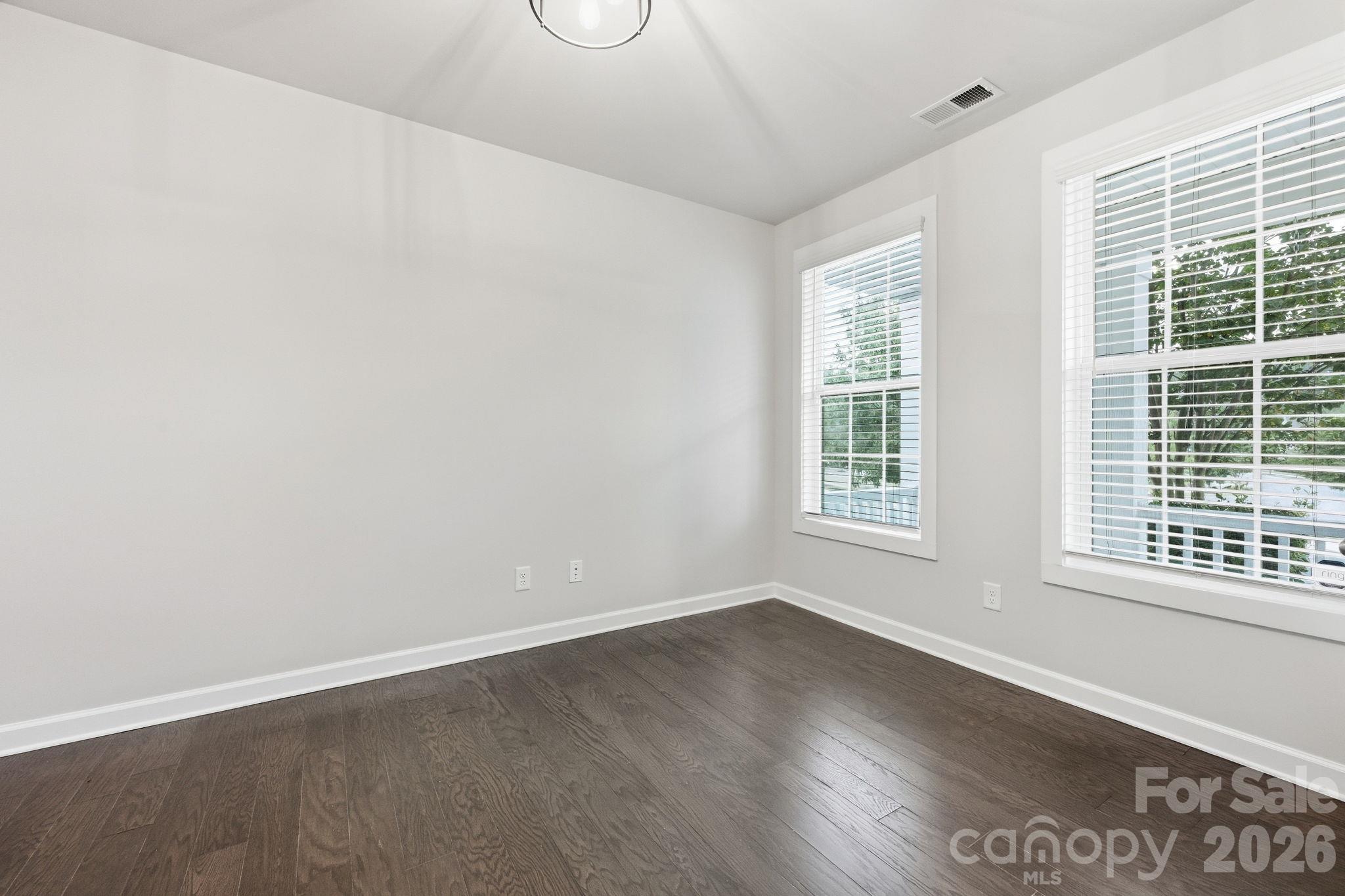 445 Hudson Place Property Photo 6