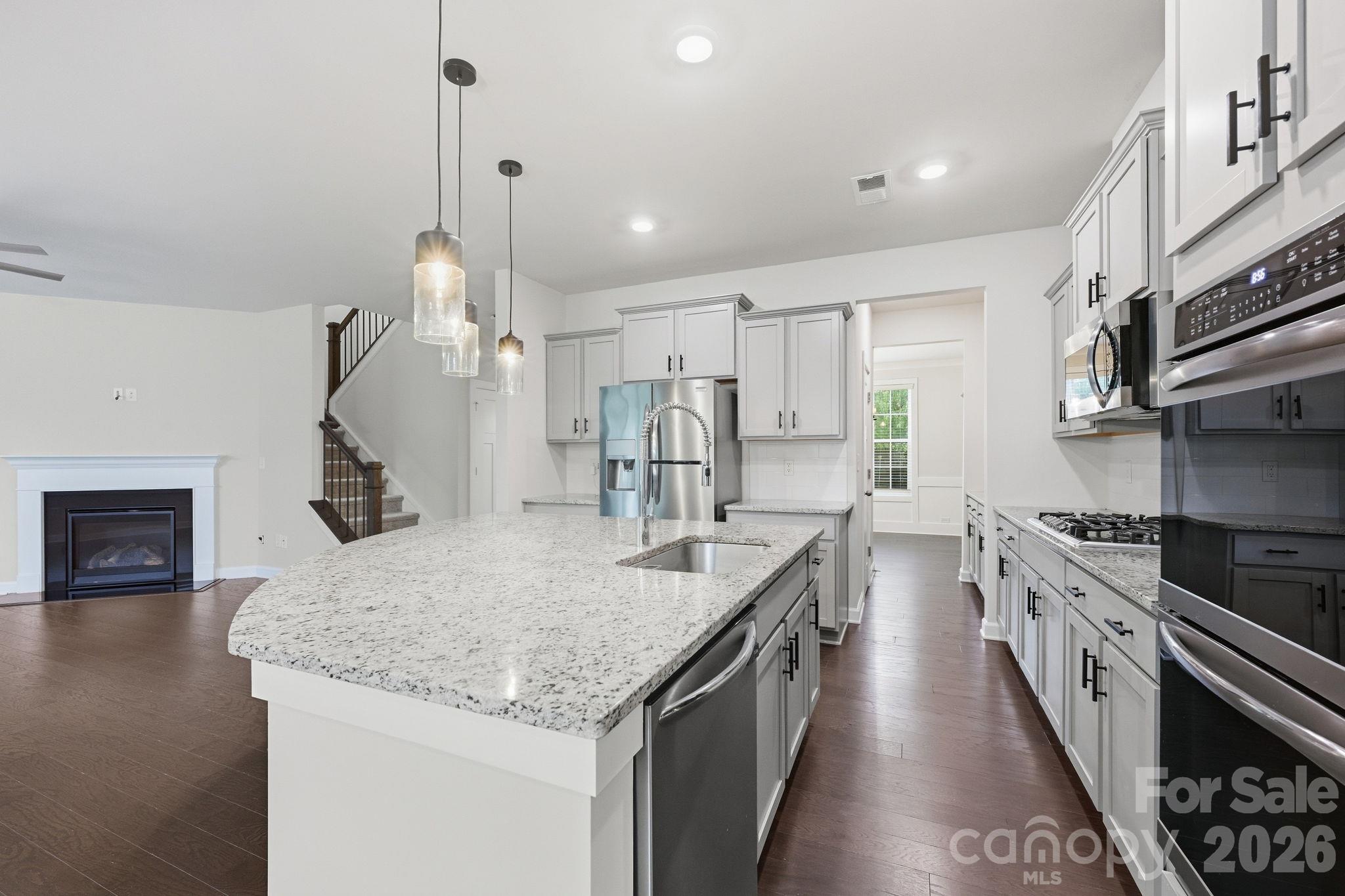 445 Hudson Place Property Photo 12