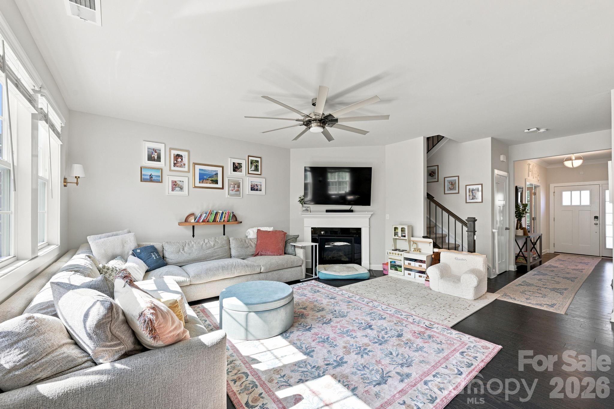 445 Hudson Place Property Photo 16