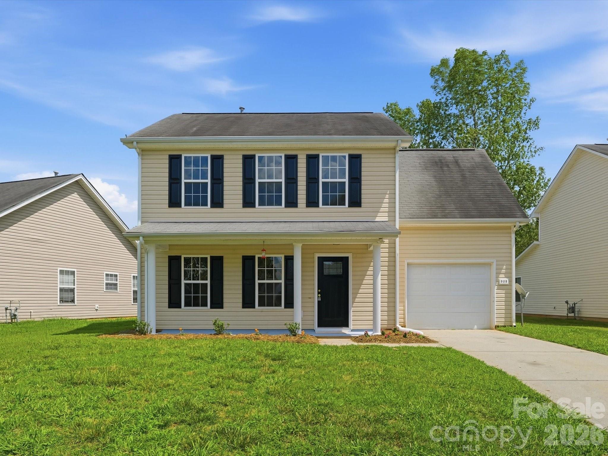908 Lakehill Road Property Photo 1