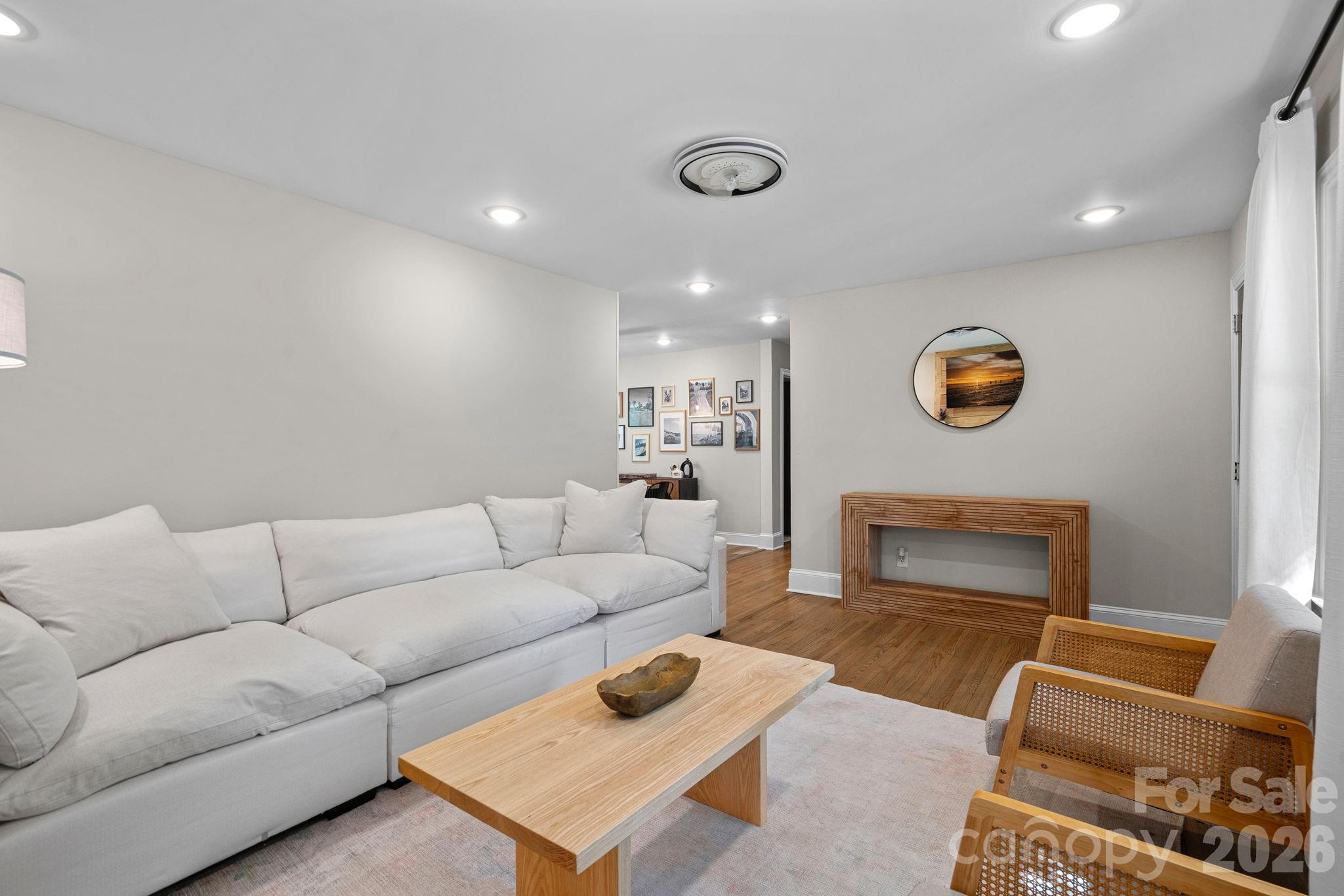 1036 Cutler Place Property Photo 5