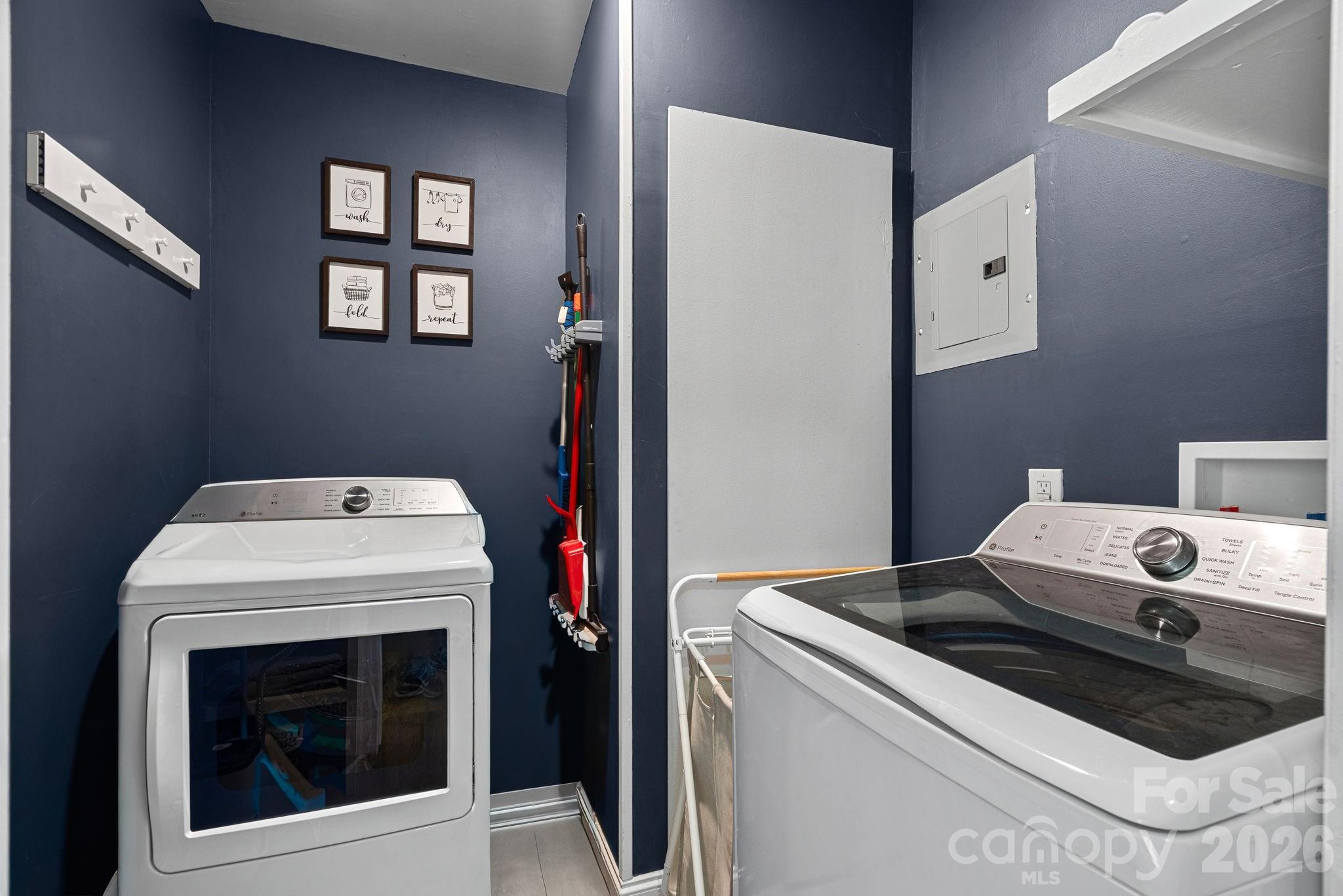 1036 Cutler Place Property Photo 23