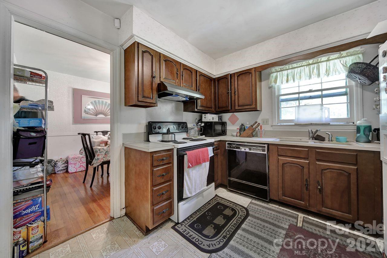 6010 Red Carriage Lane Property Photo 6