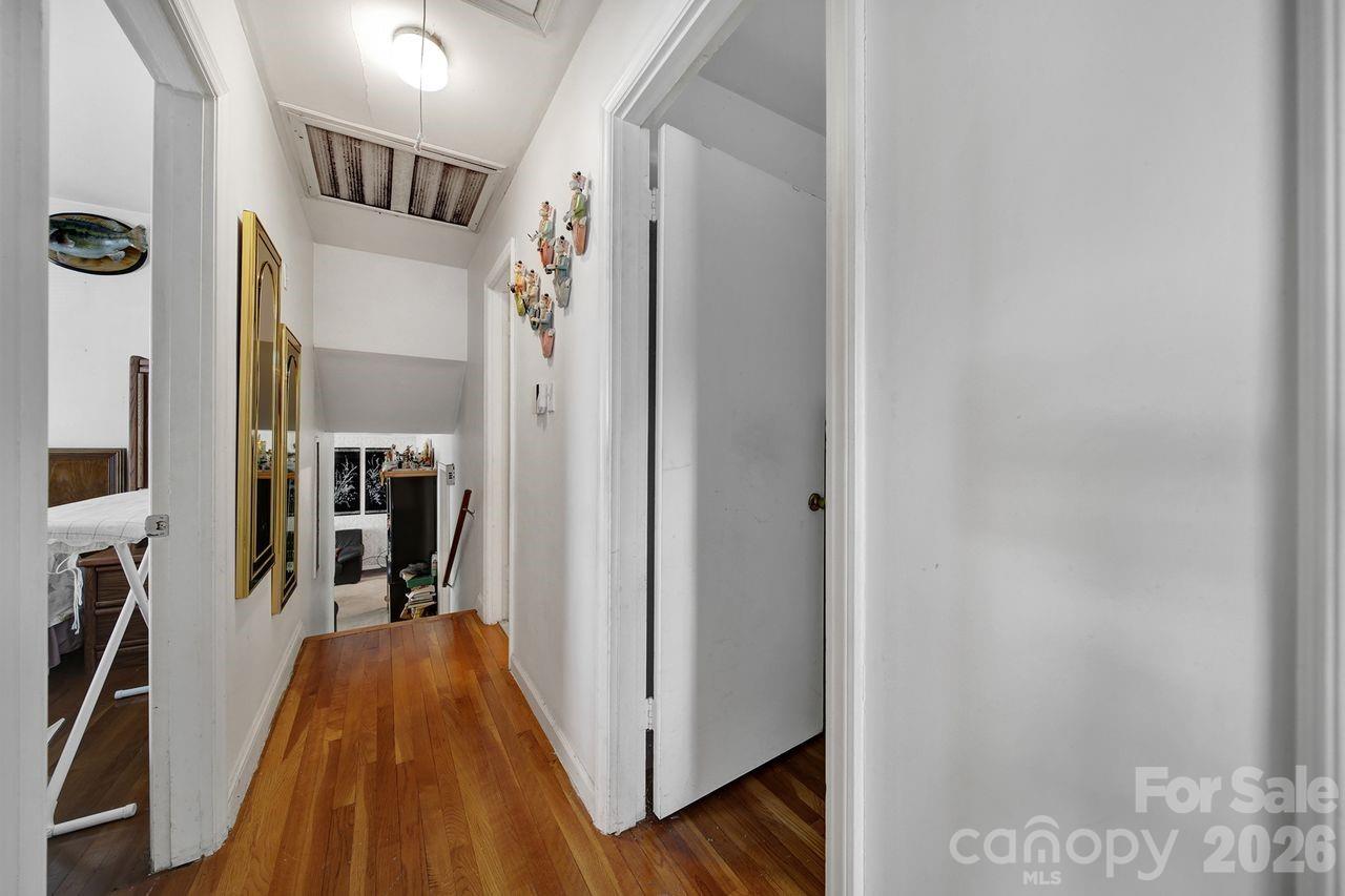 6010 Red Carriage Lane Property Photo 8