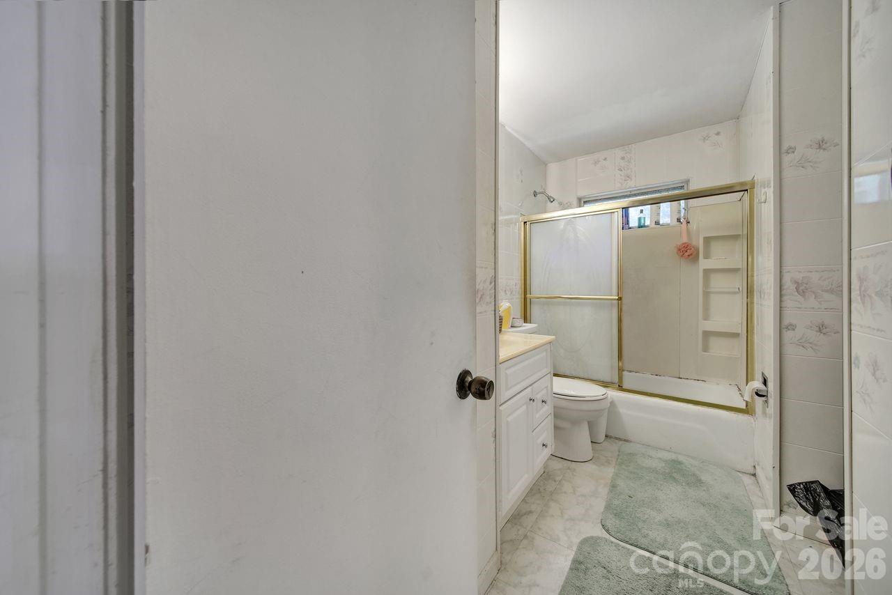 6010 Red Carriage Lane Property Photo 11