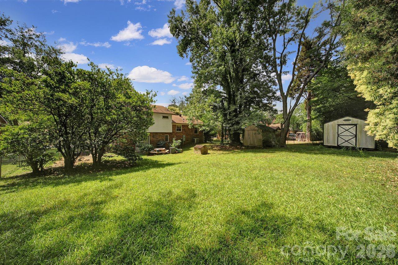 6010 Red Carriage Lane Property Photo 23