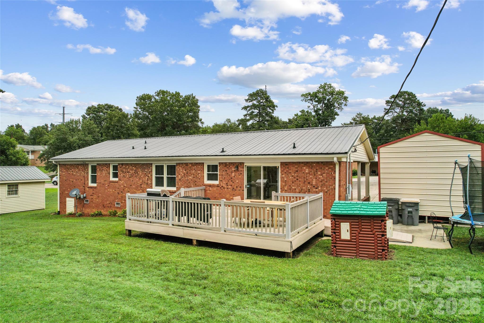 205 Cliffside Drive Property Photo 32