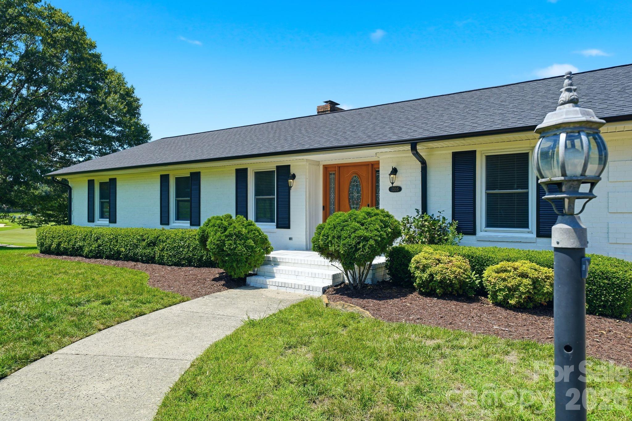 1335 Stoneyridge Drive Property Photo 3