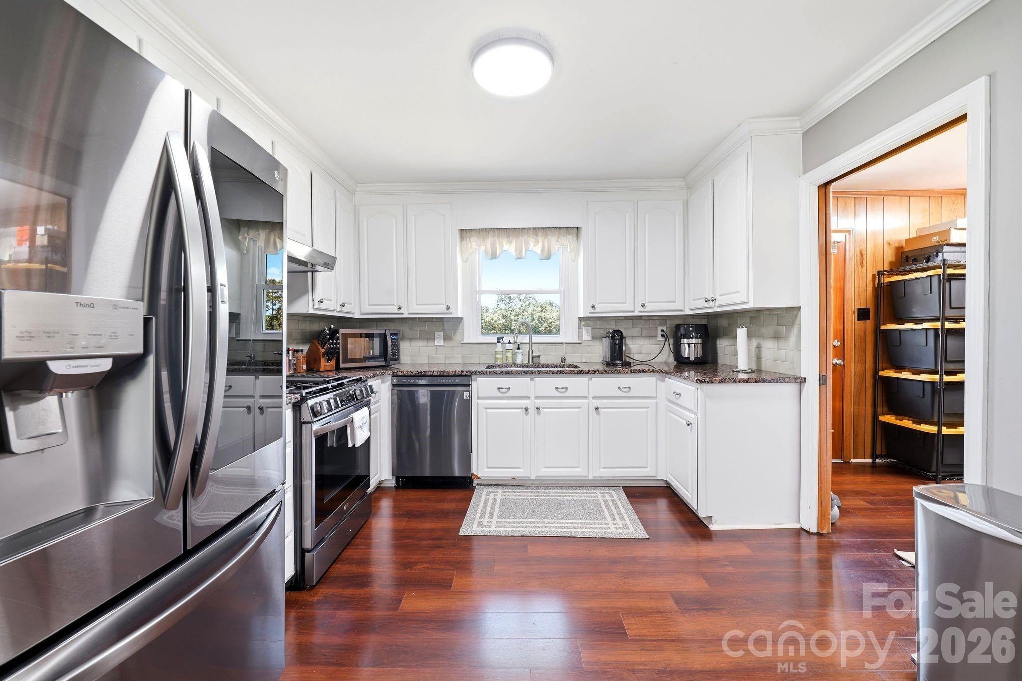 1335 Stoneyridge Drive Property Photo 33