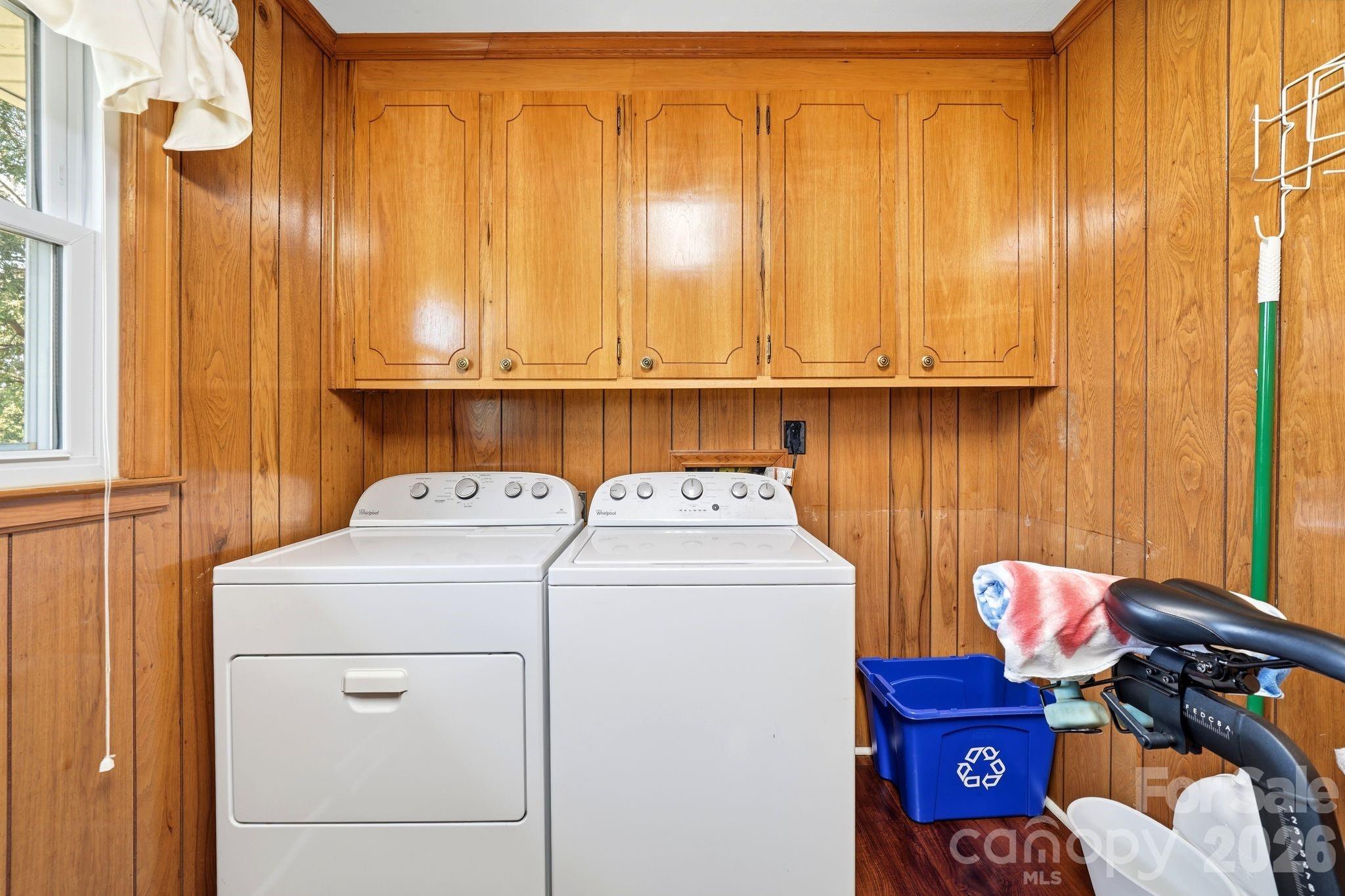 1335 Stoneyridge Drive Property Photo 35