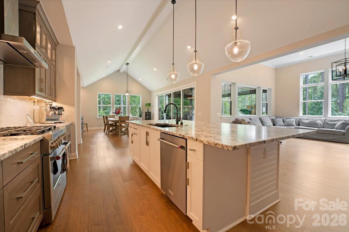 6321 Chimney Bluff Road Property Photo 8