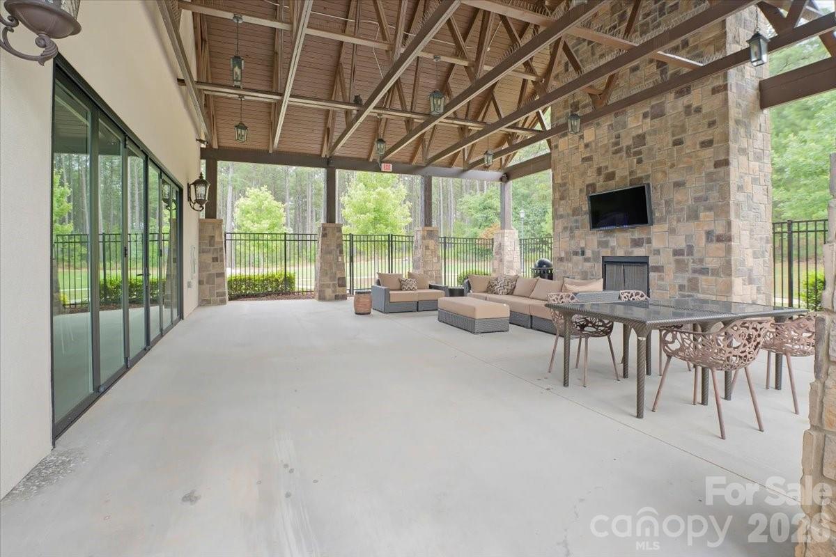 6321 Chimney Bluff Road Property Photo 44