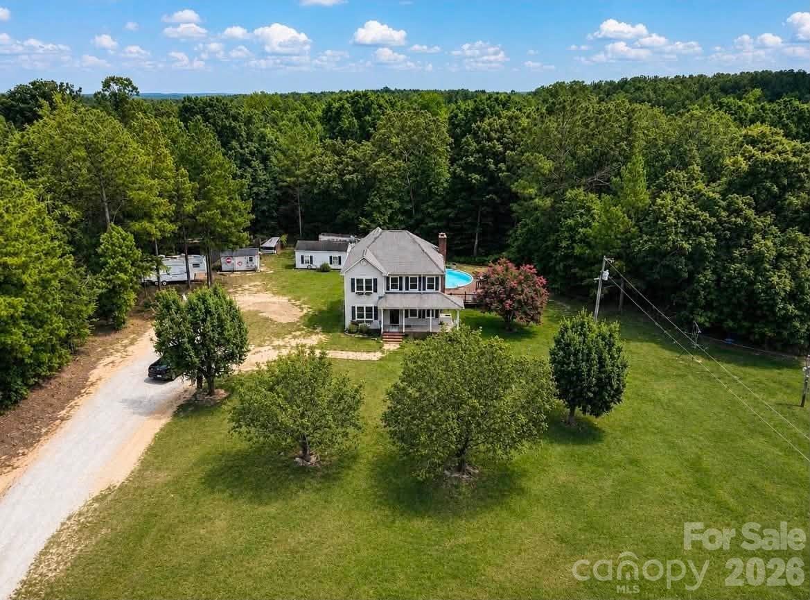 1003 Slick Rock Road Property Photo 3