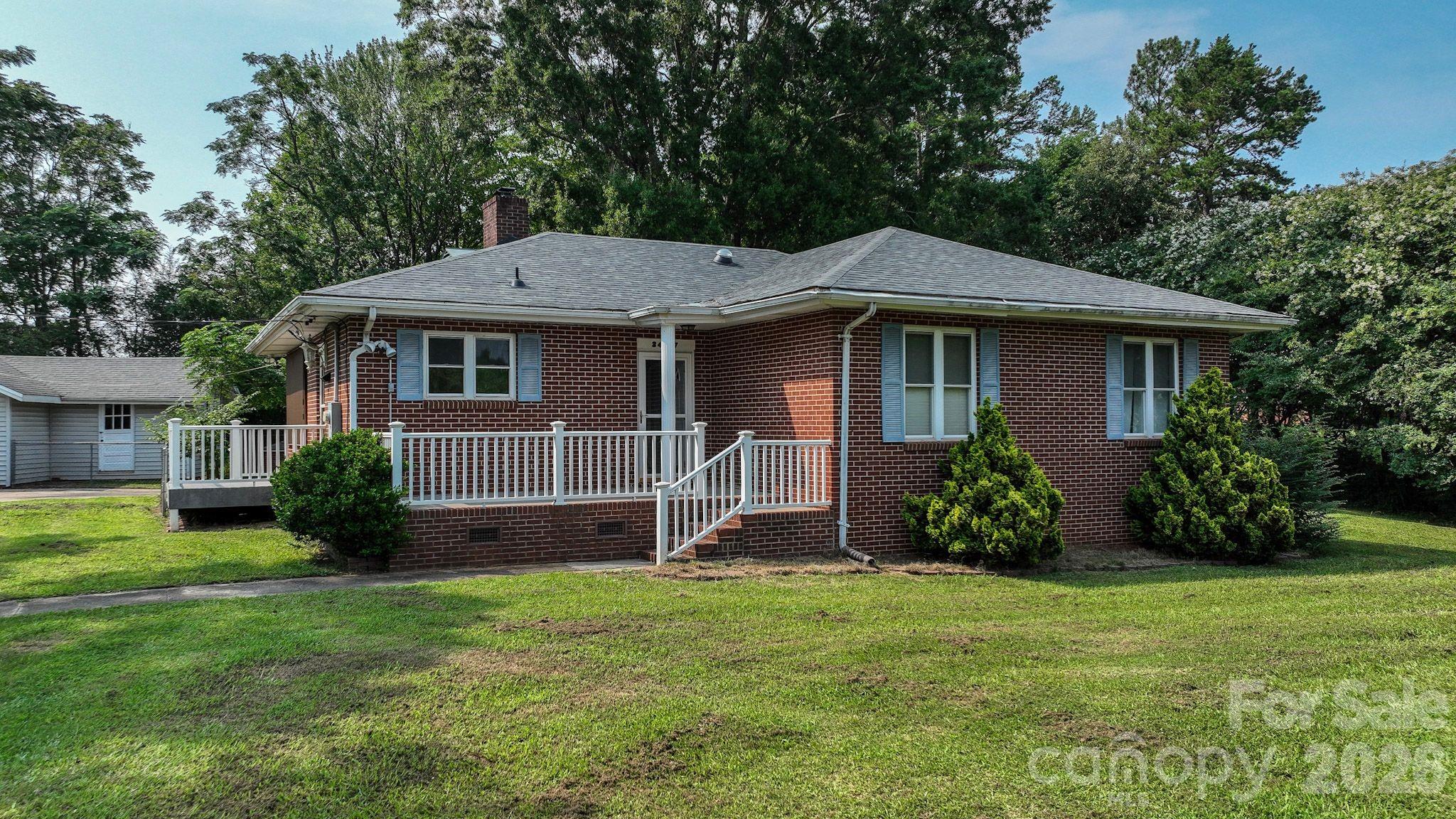 24747 Millingport Road Property Photo 2