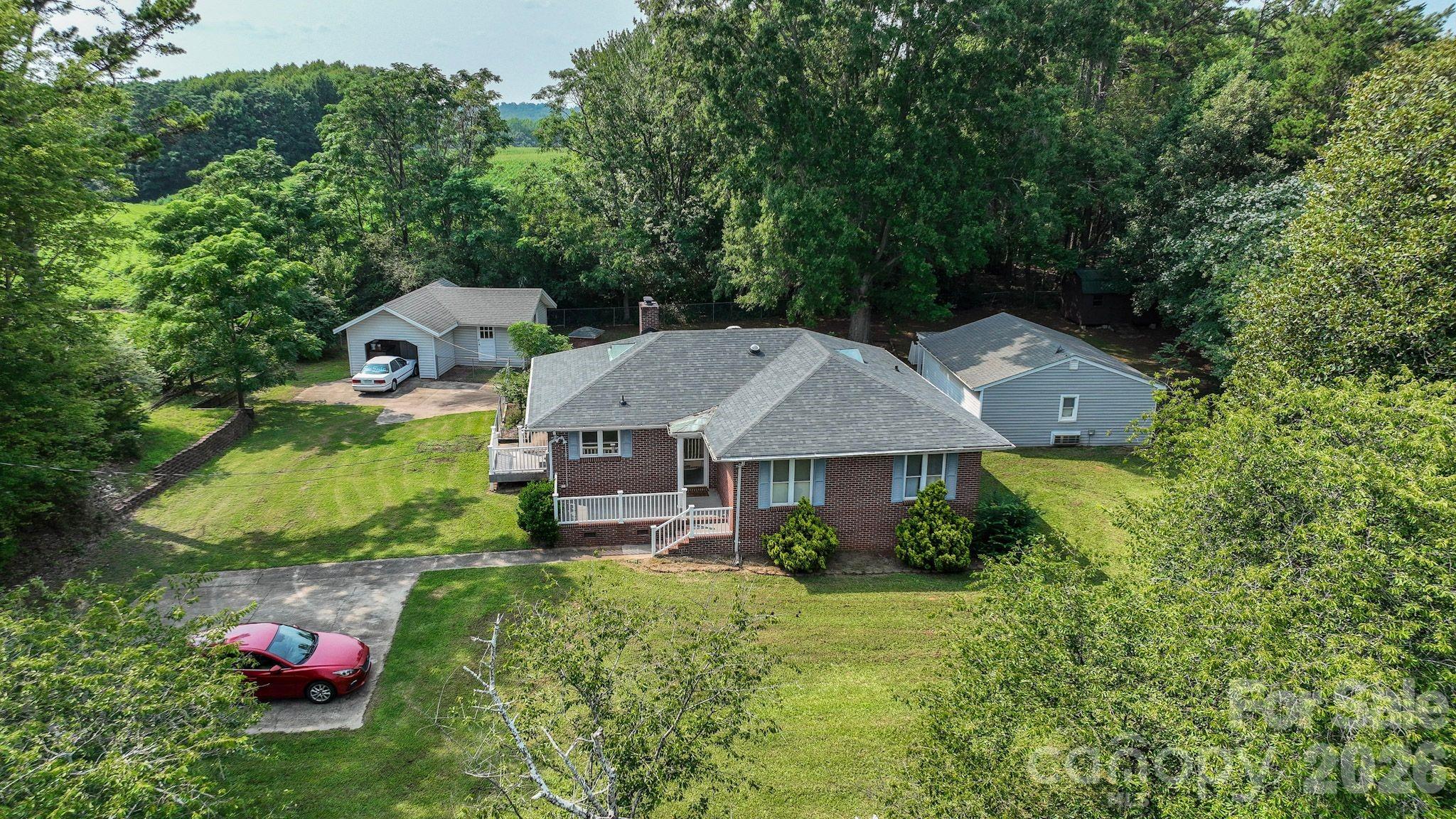 24747 Millingport Road Property Photo 4