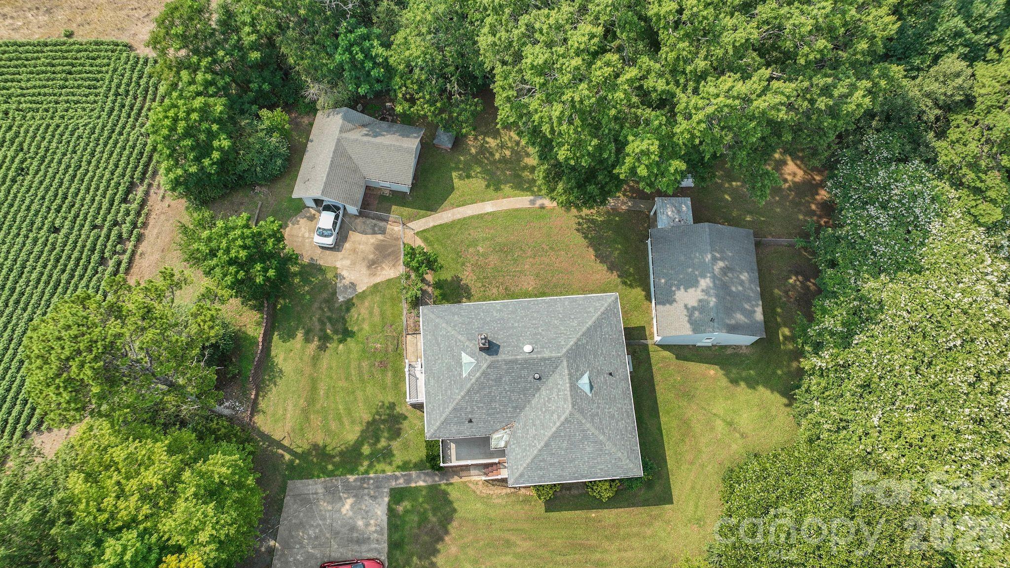 24747 Millingport Road Property Photo 5