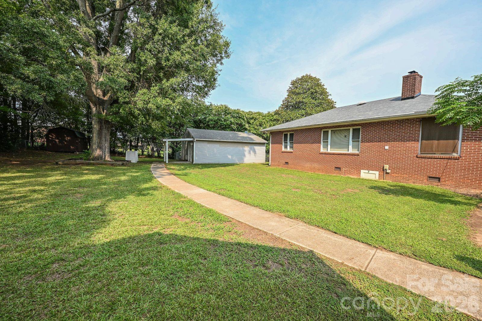 24747 Millingport Road Property Photo 8