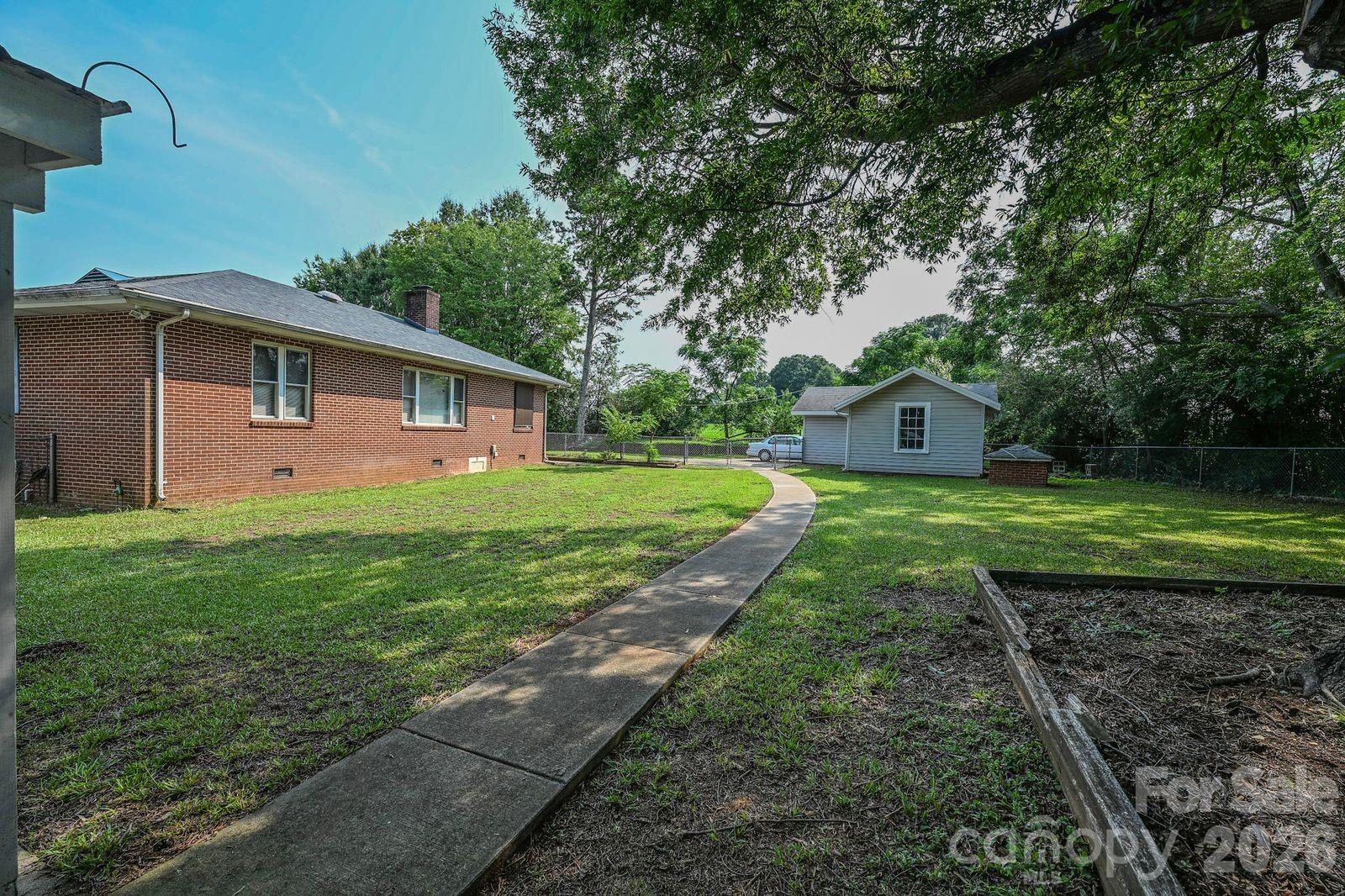 24747 Millingport Road Property Photo 9