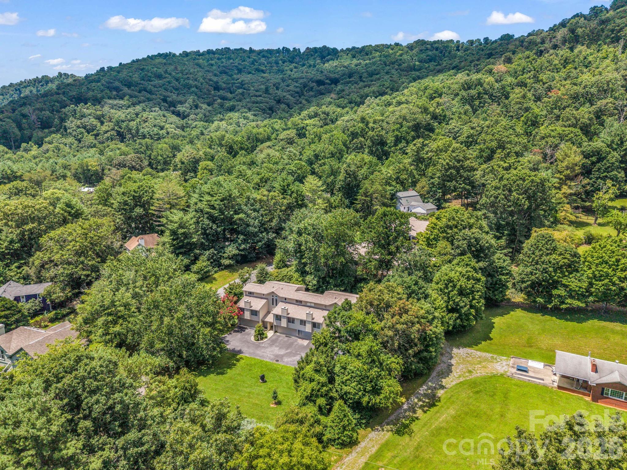 103 Shadowbrook Drive Property Photo 2