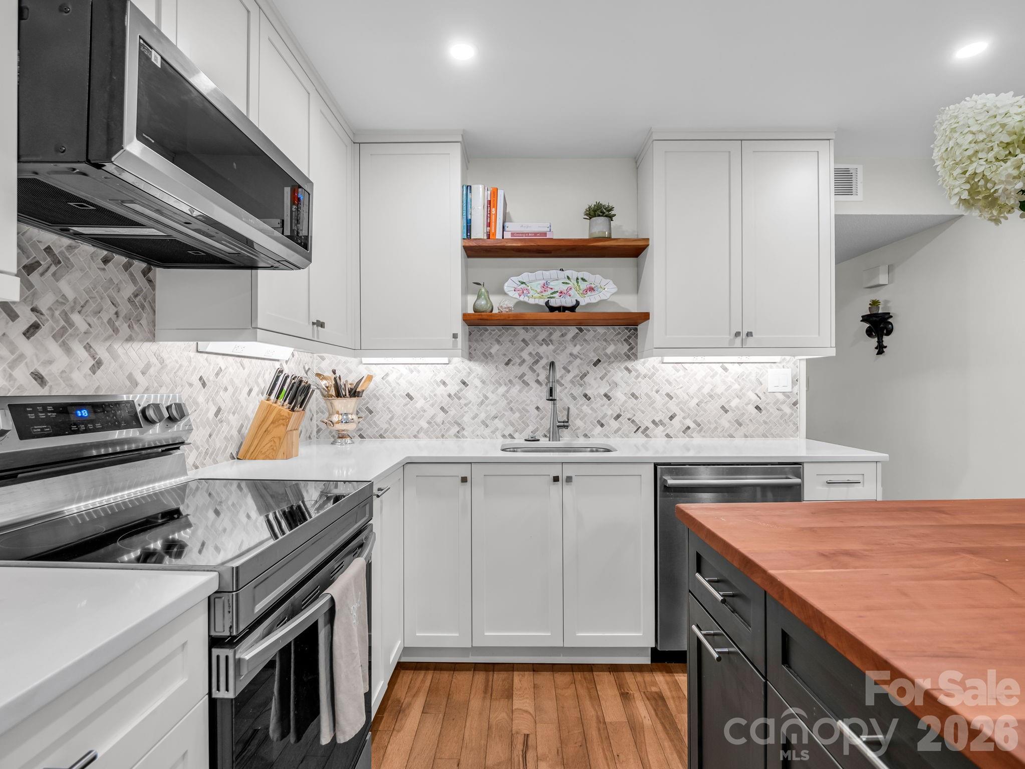 103 Shadowbrook Drive Property Photo 15