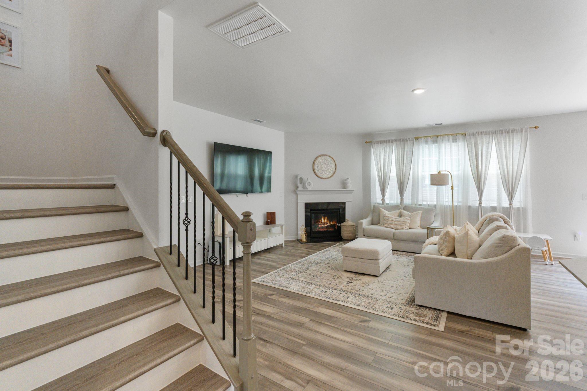 378 Kennerly Center Drive Property Photo 17