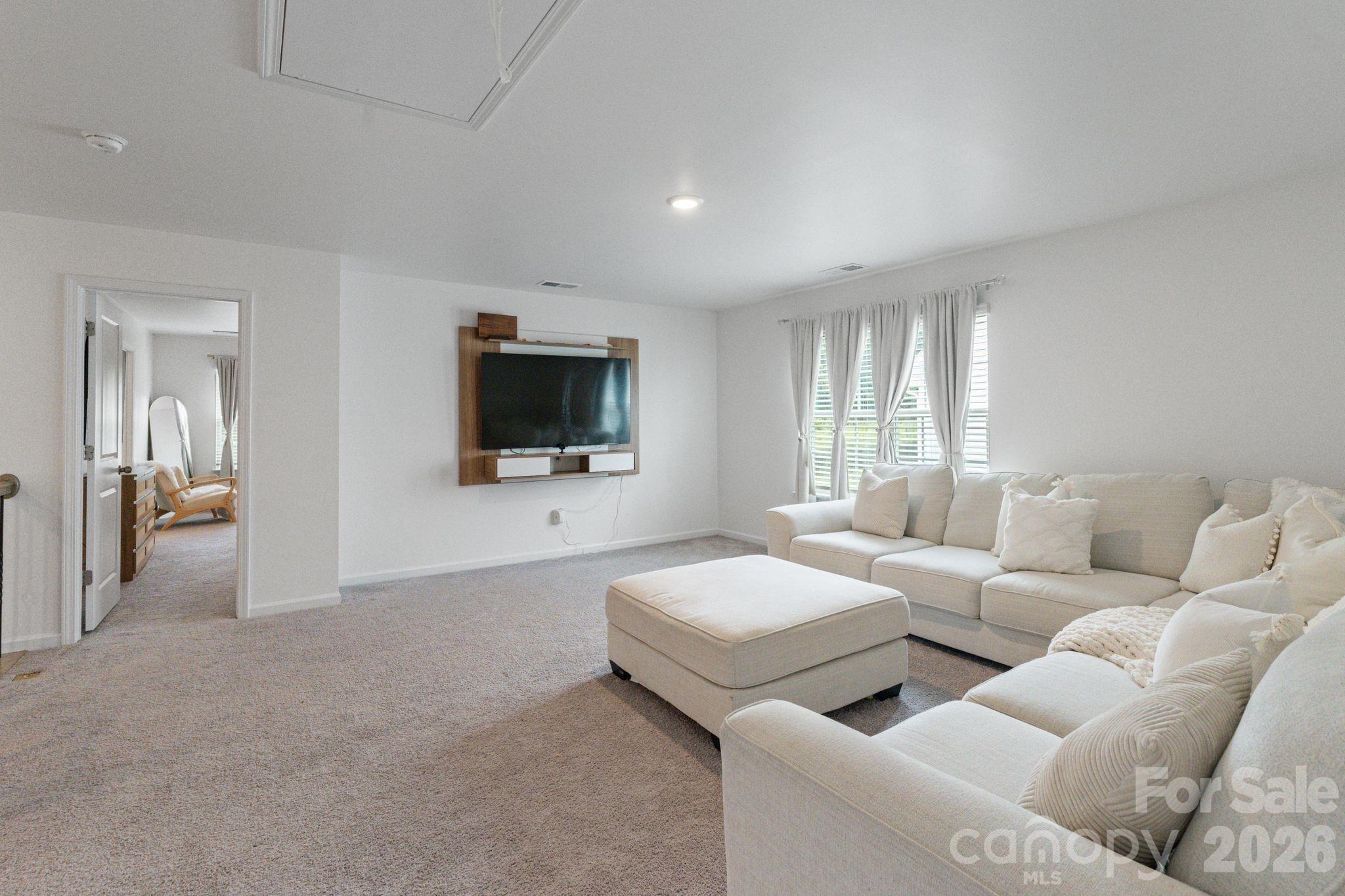 378 Kennerly Center Drive Property Photo 32