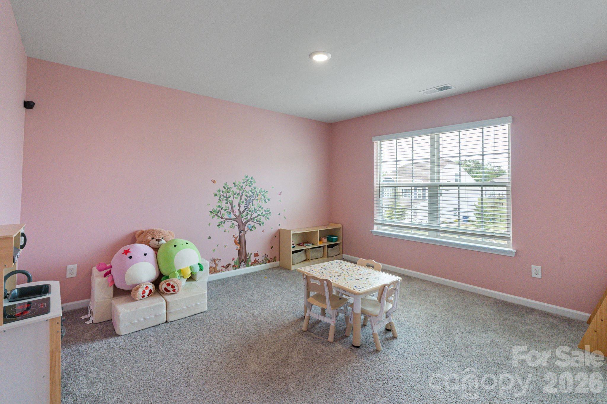 378 Kennerly Center Drive Property Photo 33