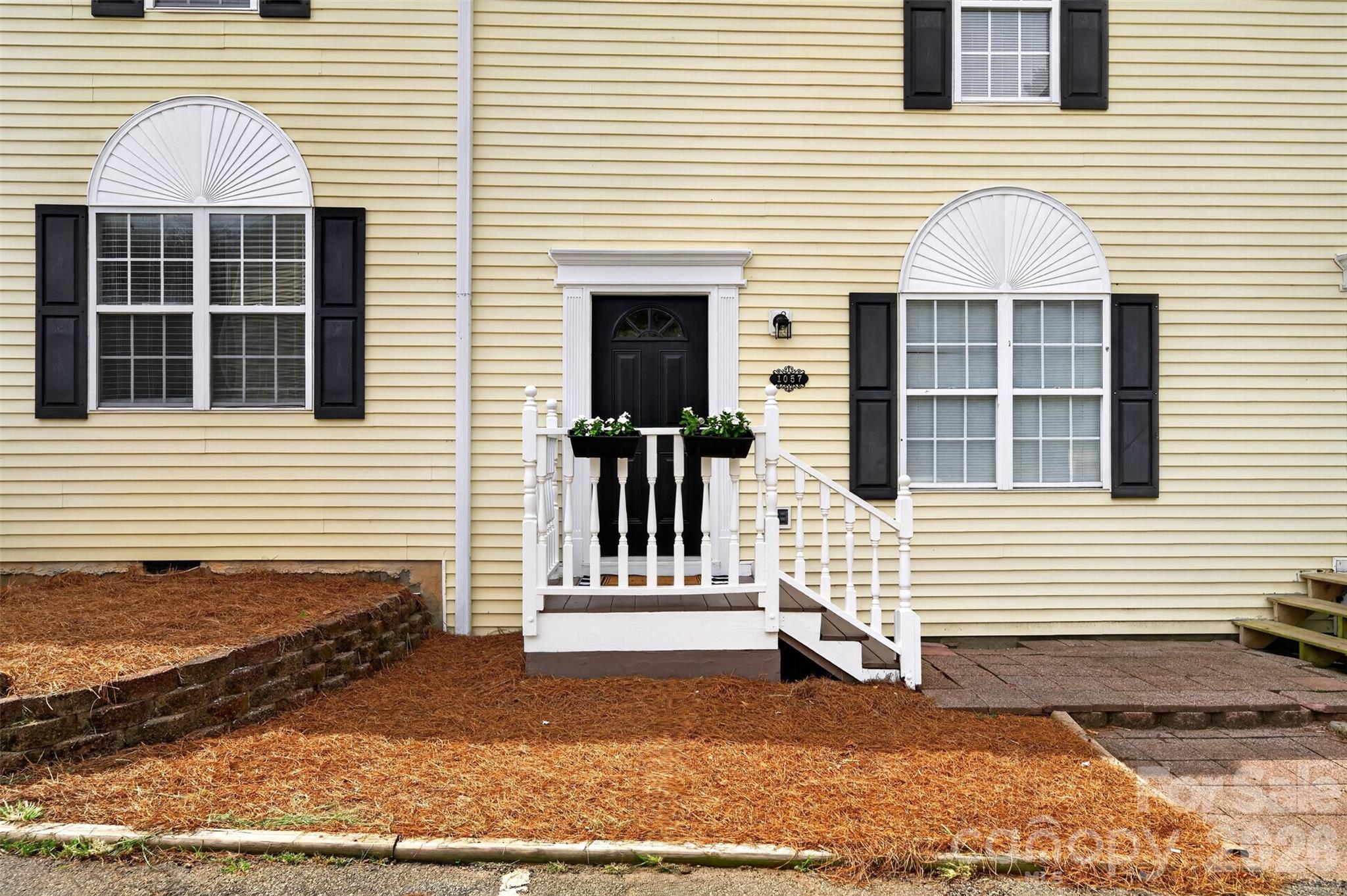 1057 19th Street Property Photo 1