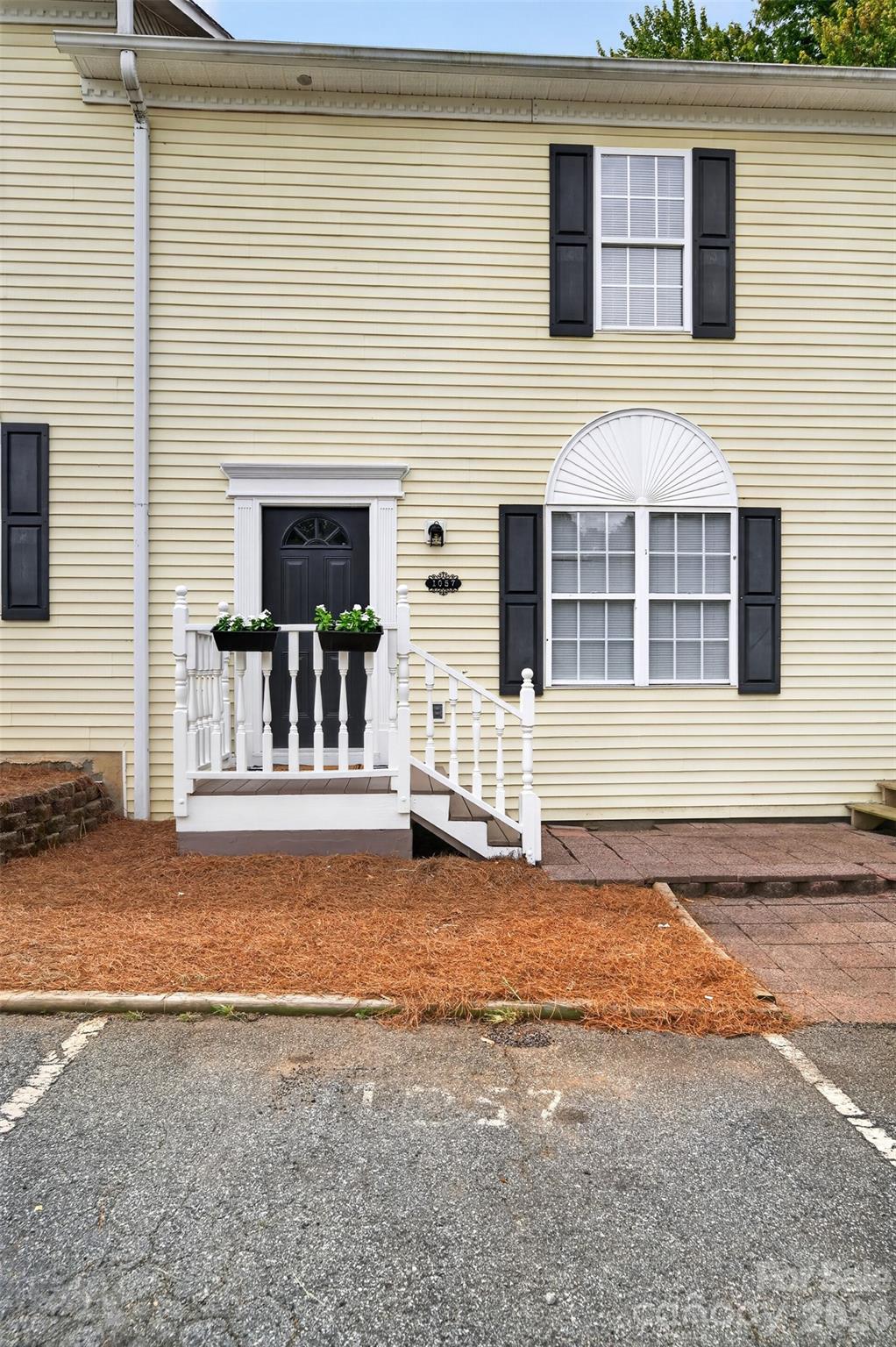 1057 19th Street Property Photo 4