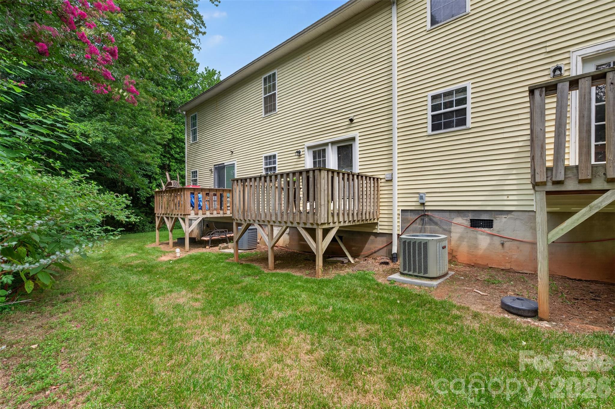 1057 19th Street Property Photo 5