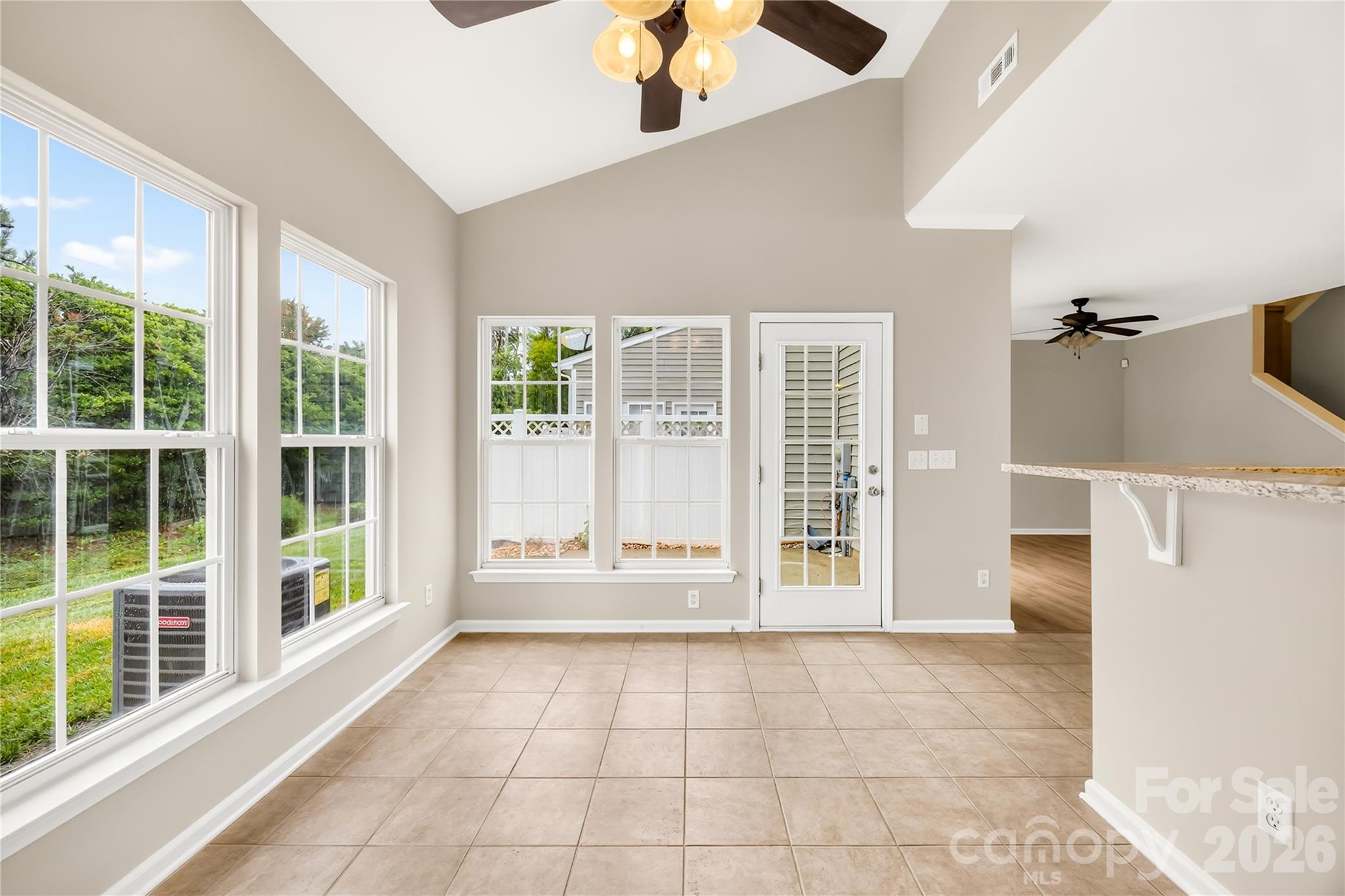 10011 Alexander Martin Avenue Property Photo 14