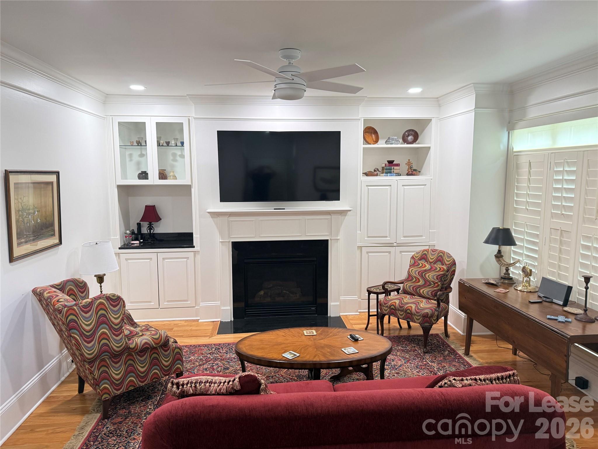 421 Spring Street Property Photo 3
