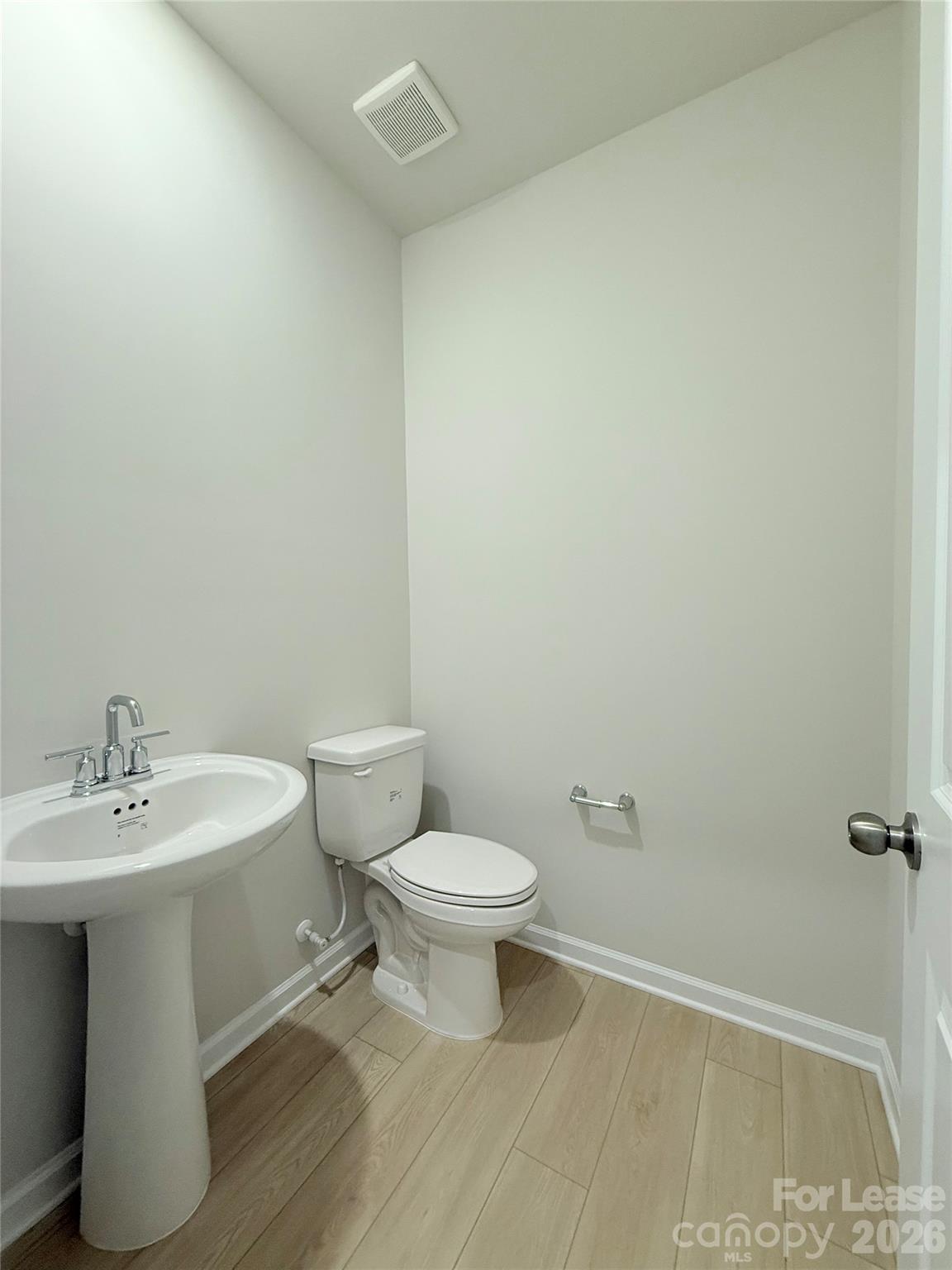 6337 Fairfax Court Property Photo 8