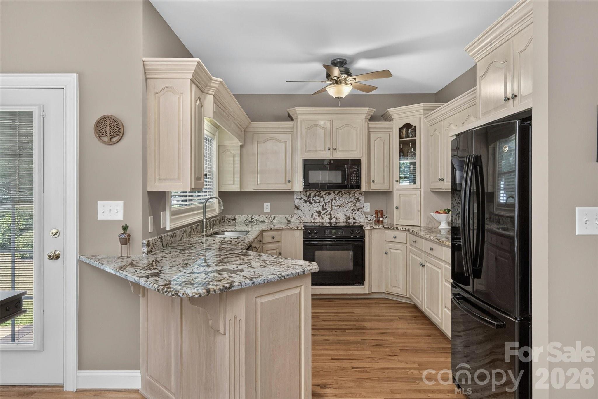 1610 Stone Pine Drive Property Photo 11